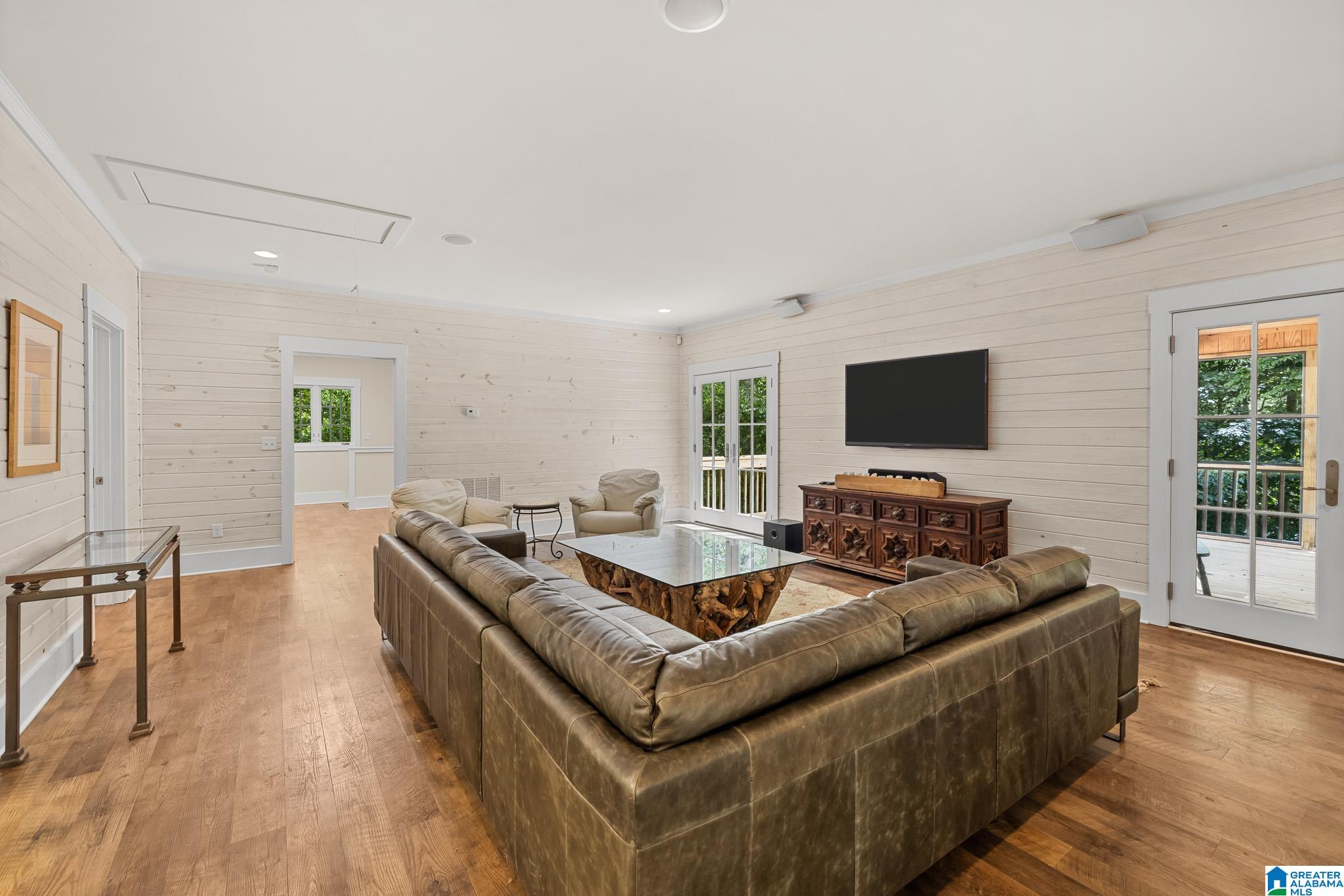 2055 RIDGE LAKE DRIVE