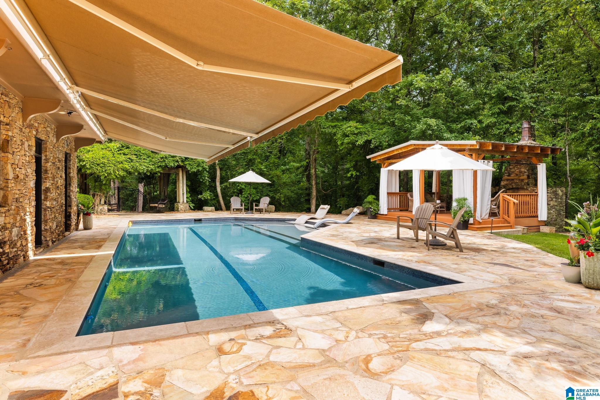 2055 RIDGE LAKE DRIVE