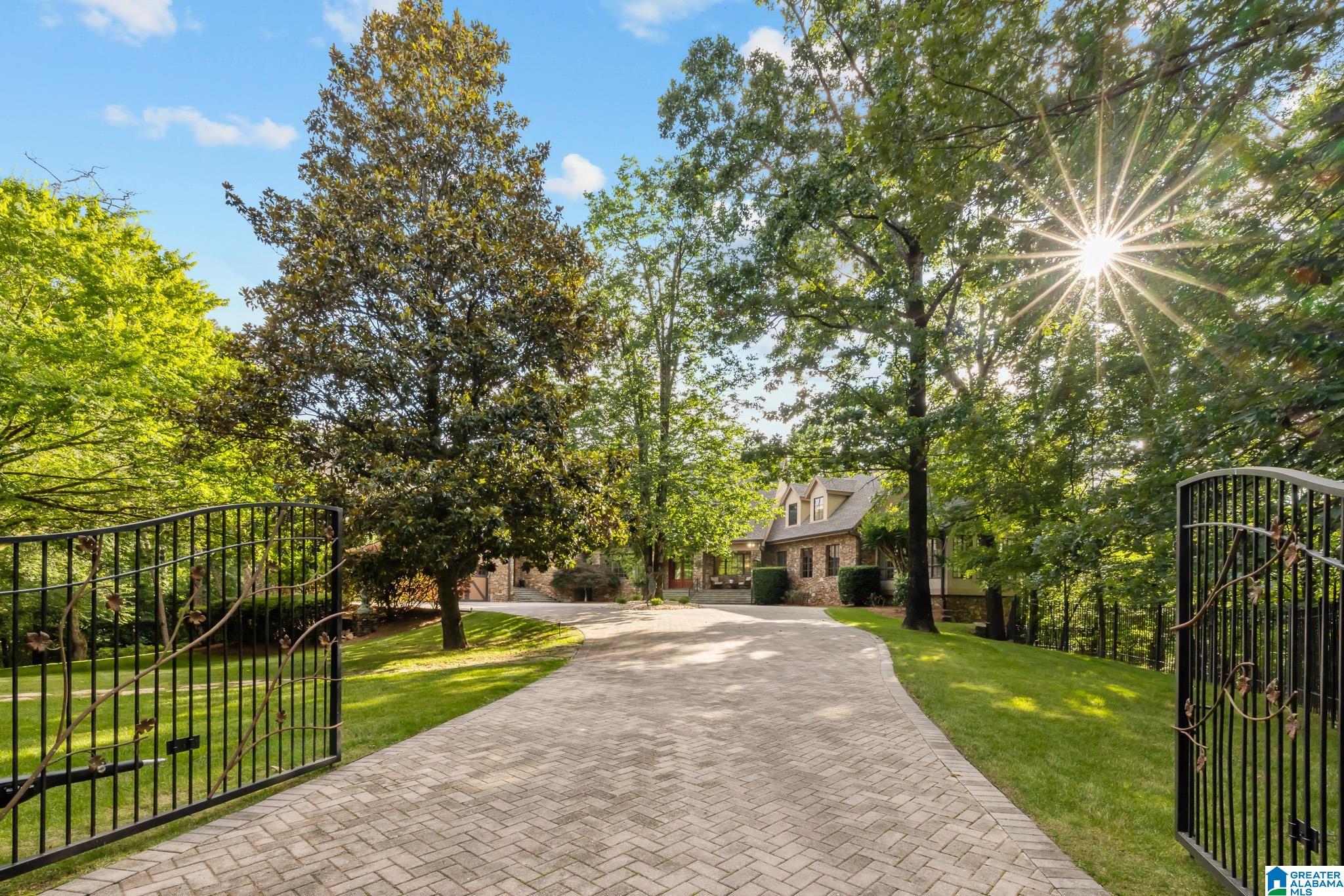 2055 RIDGE LAKE DRIVE