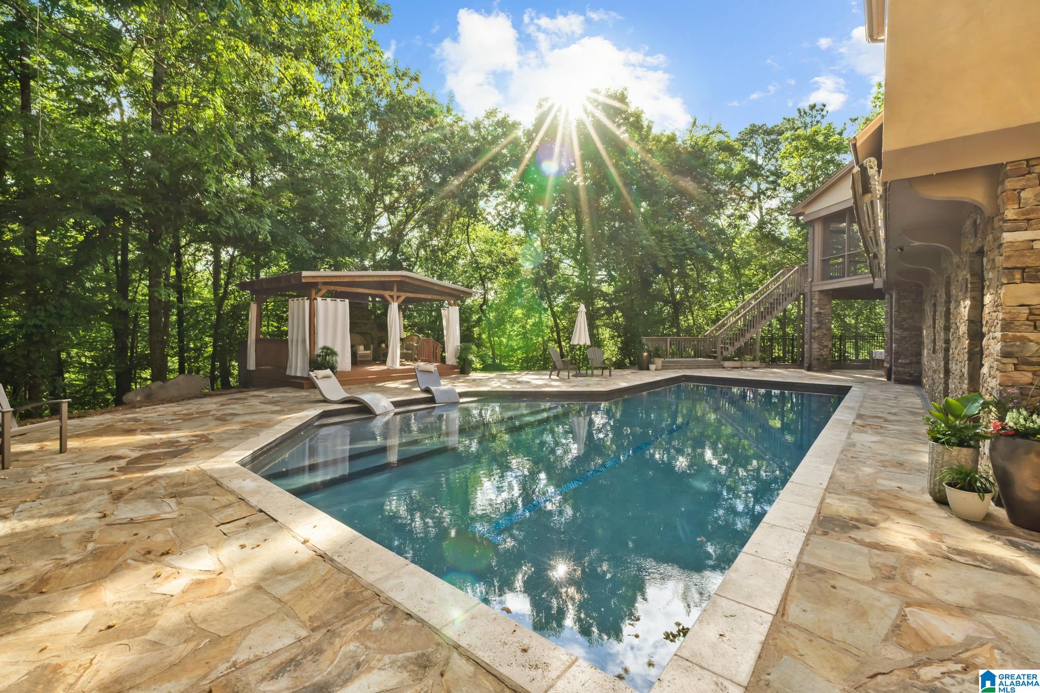 2055 RIDGE LAKE DRIVE