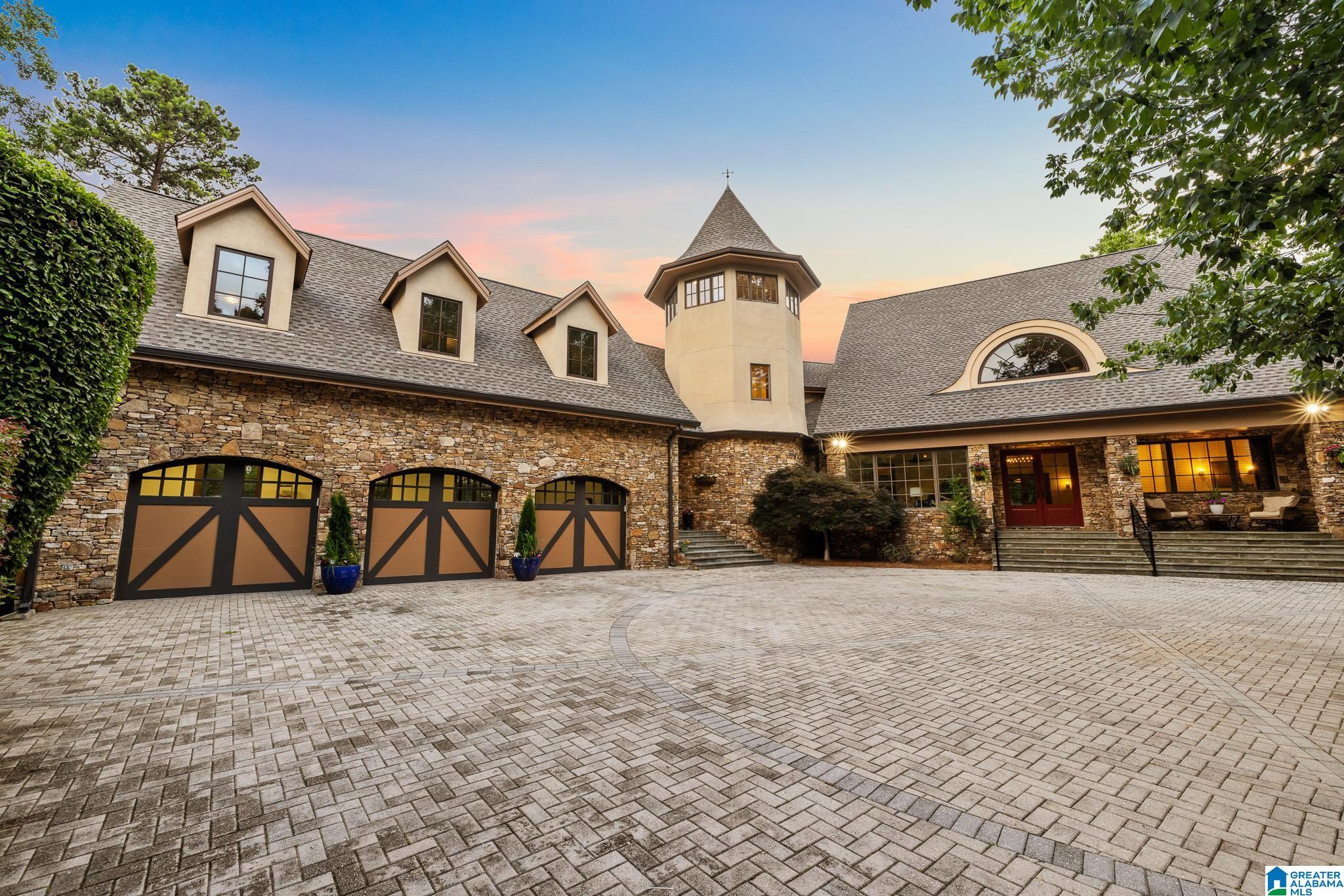 2055 RIDGE LAKE DRIVE