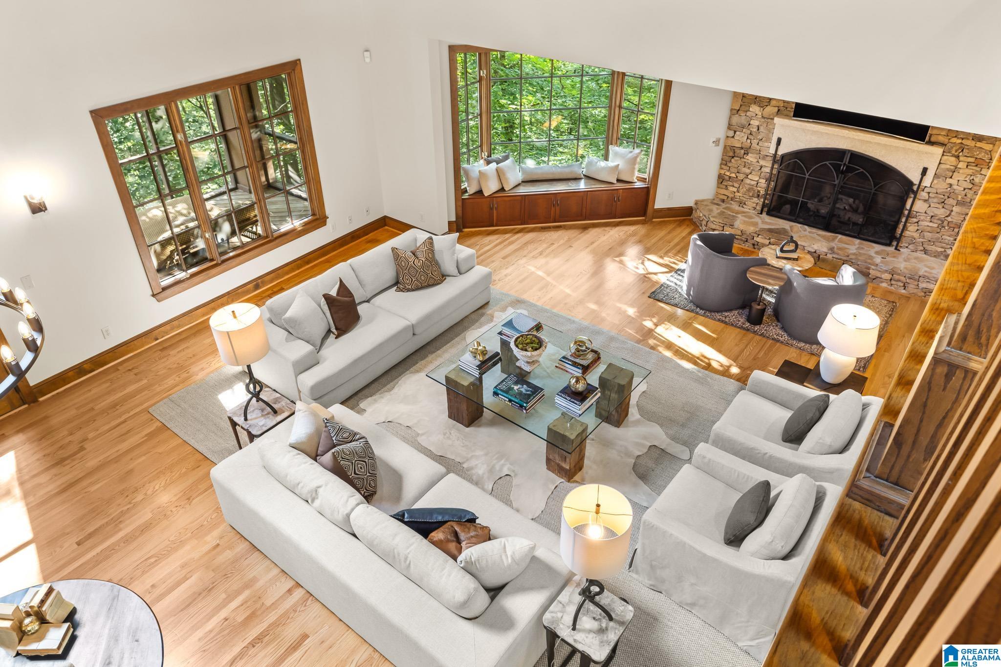 2055 RIDGE LAKE DRIVE