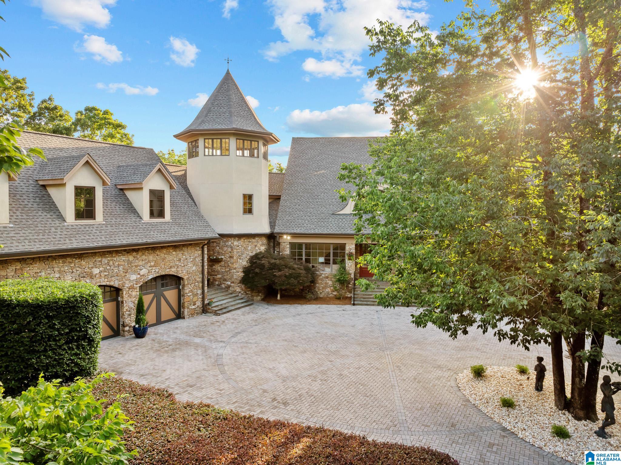 2055 RIDGE LAKE DRIVE