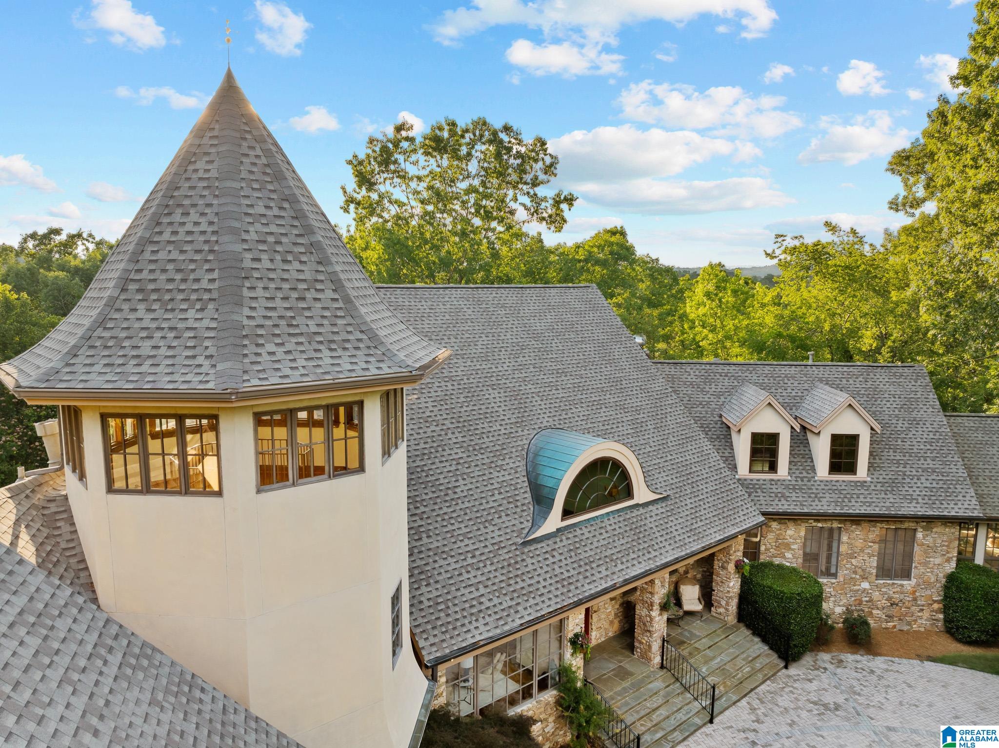 2055 RIDGE LAKE DRIVE