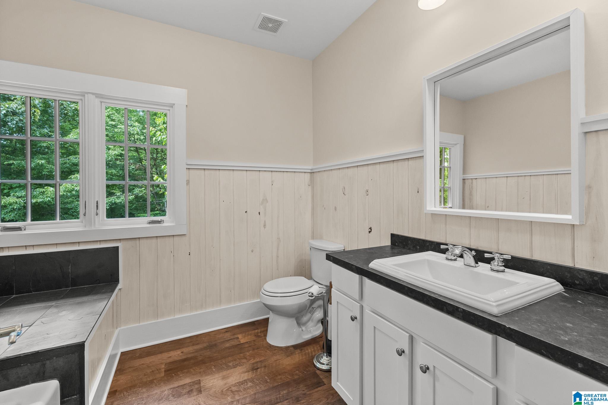 2055 RIDGE LAKE DRIVE