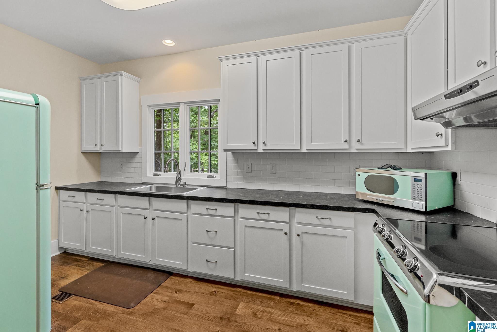 2055 RIDGE LAKE DRIVE