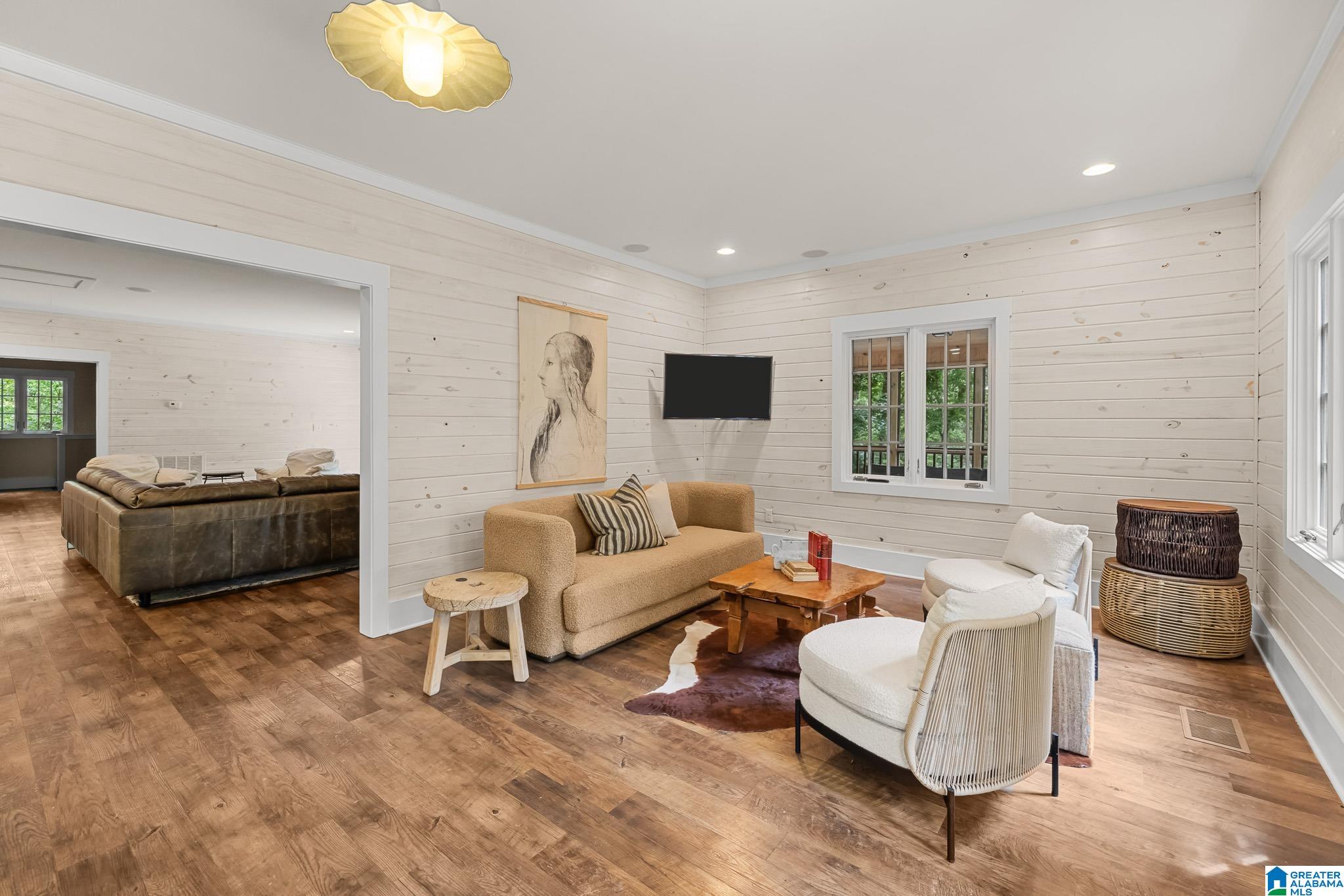 2055 RIDGE LAKE DRIVE