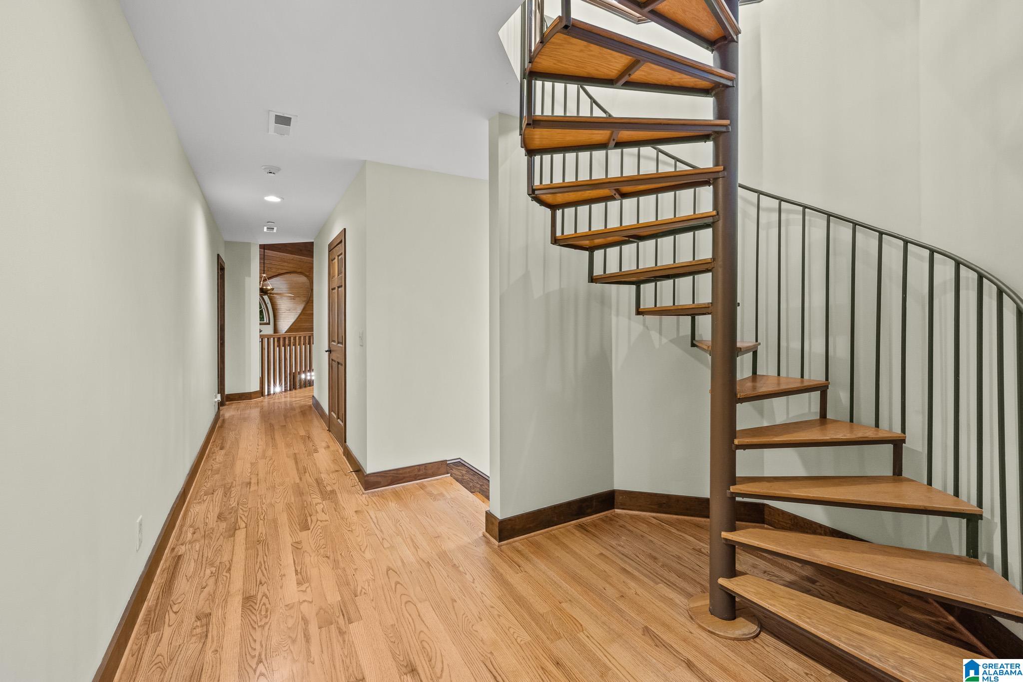 2055 RIDGE LAKE DRIVE