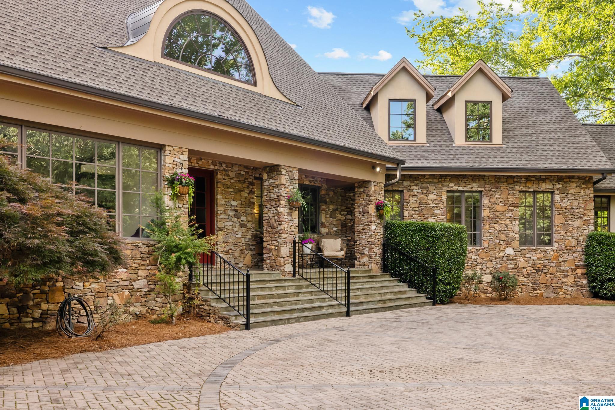 2055 RIDGE LAKE DRIVE