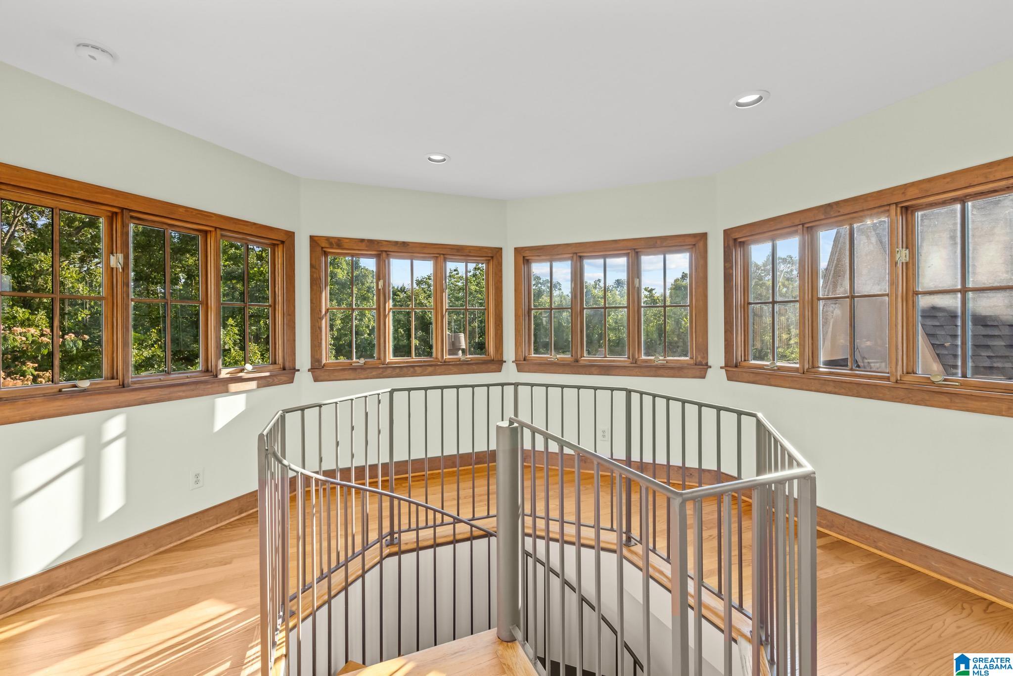 2055 RIDGE LAKE DRIVE