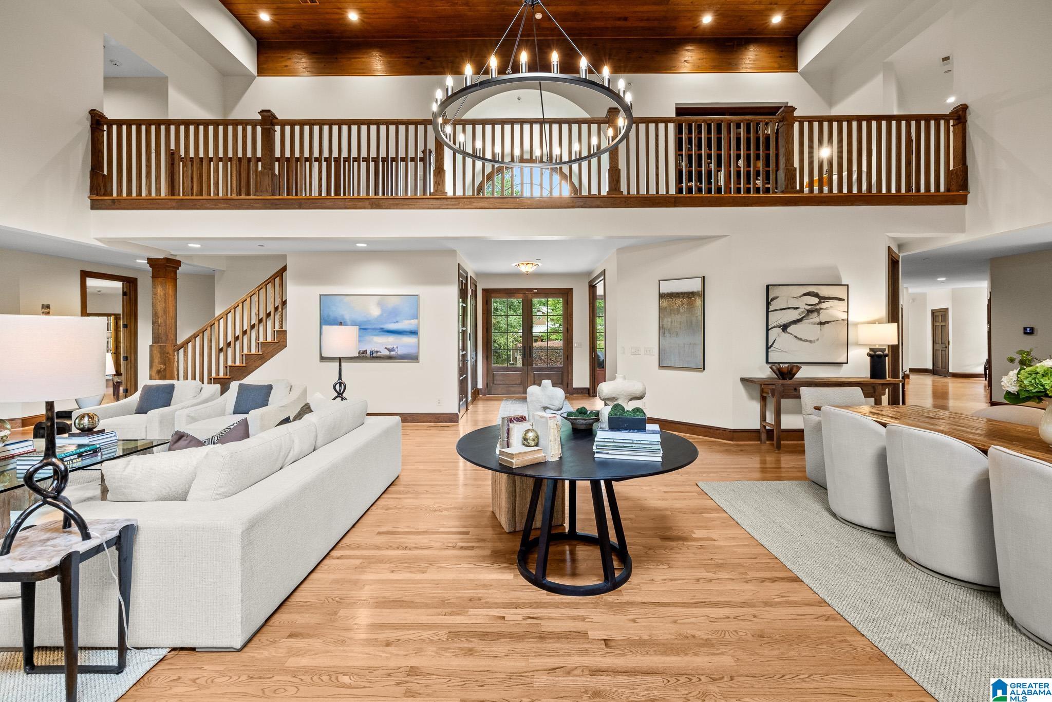 2055 RIDGE LAKE DRIVE