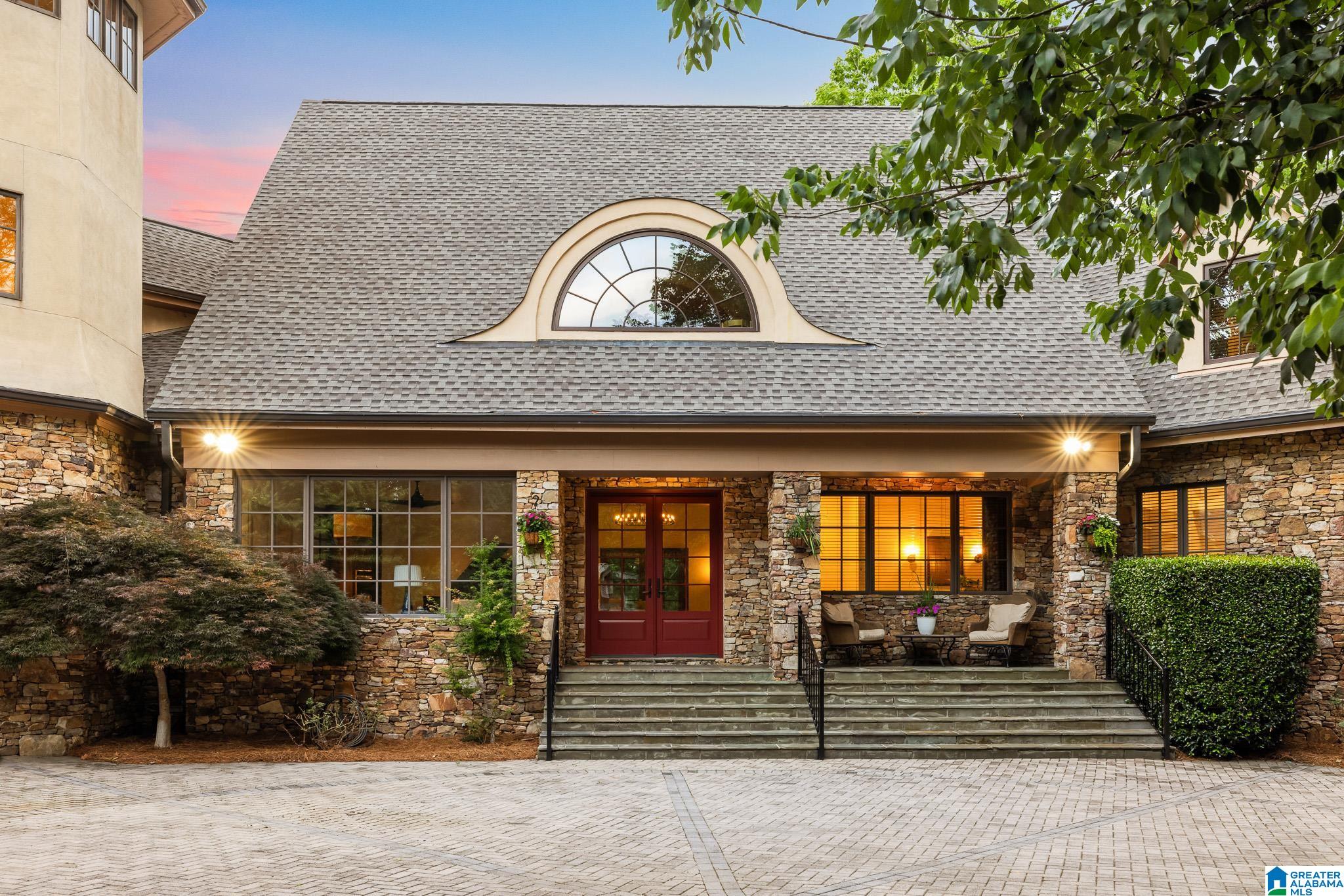 2055 RIDGE LAKE DRIVE