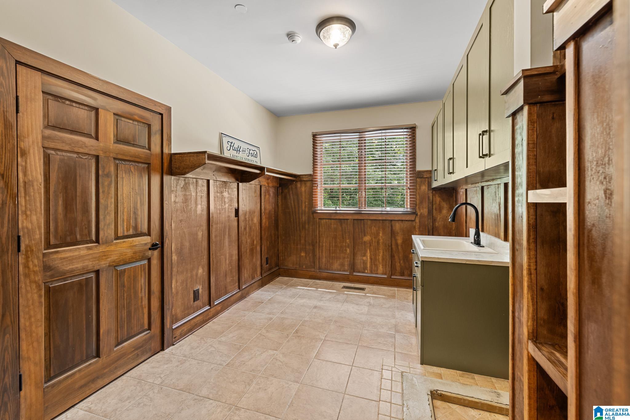 2055 RIDGE LAKE DRIVE