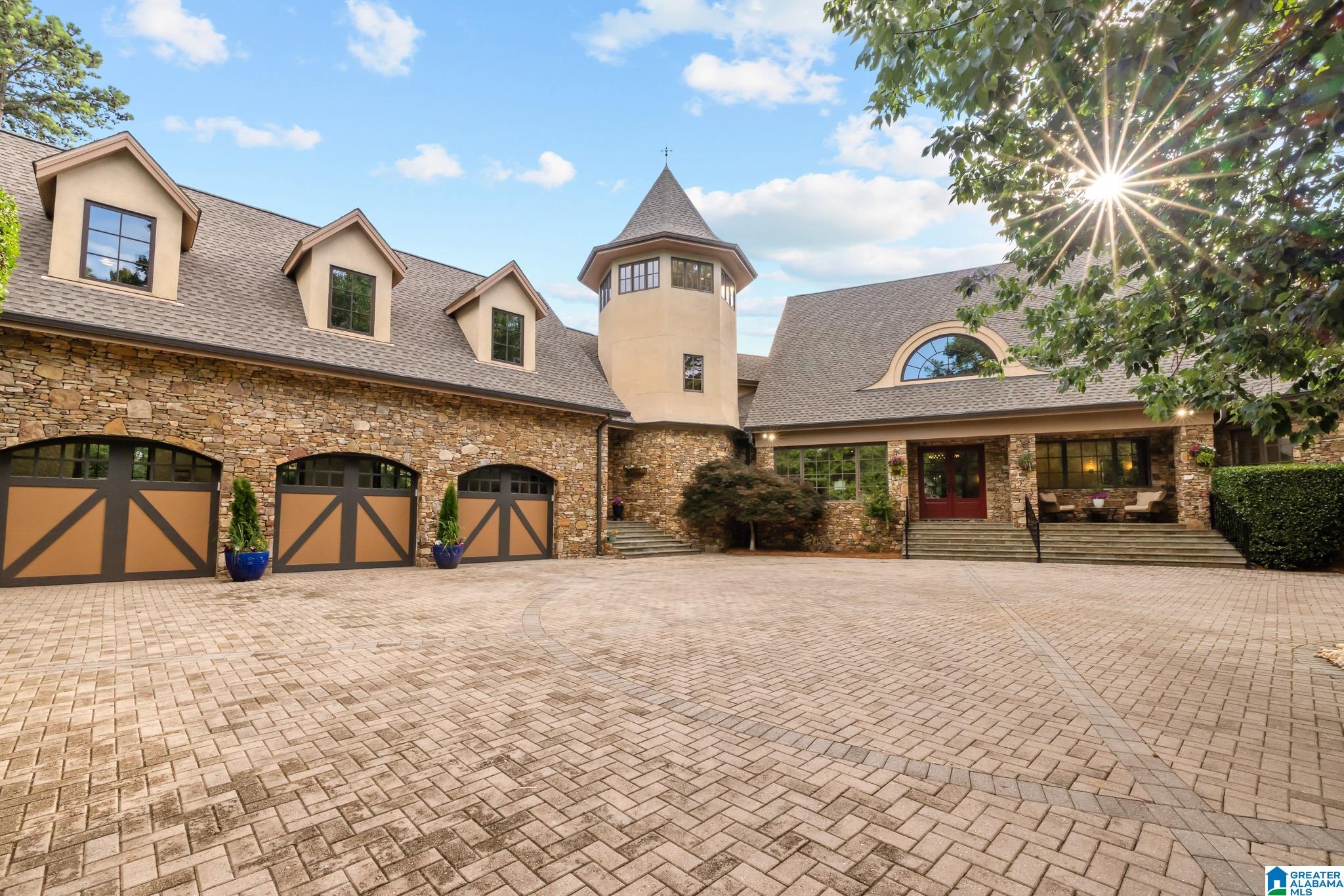 2055 RIDGE LAKE DRIVE