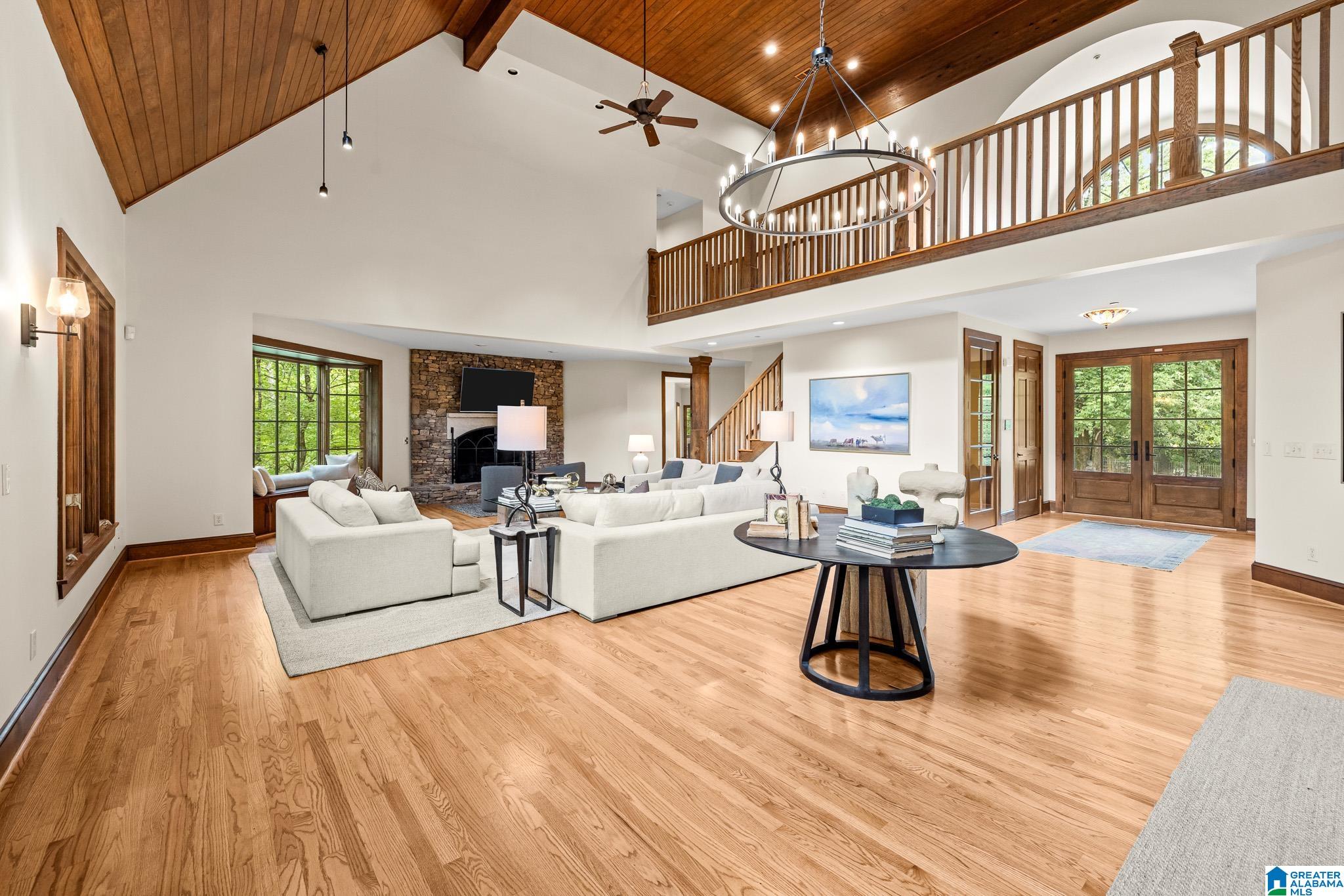 2055 RIDGE LAKE DRIVE