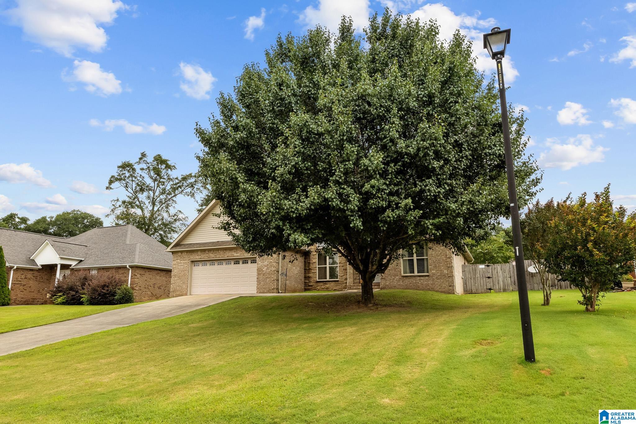 2043 MAPLEWOOD LANE