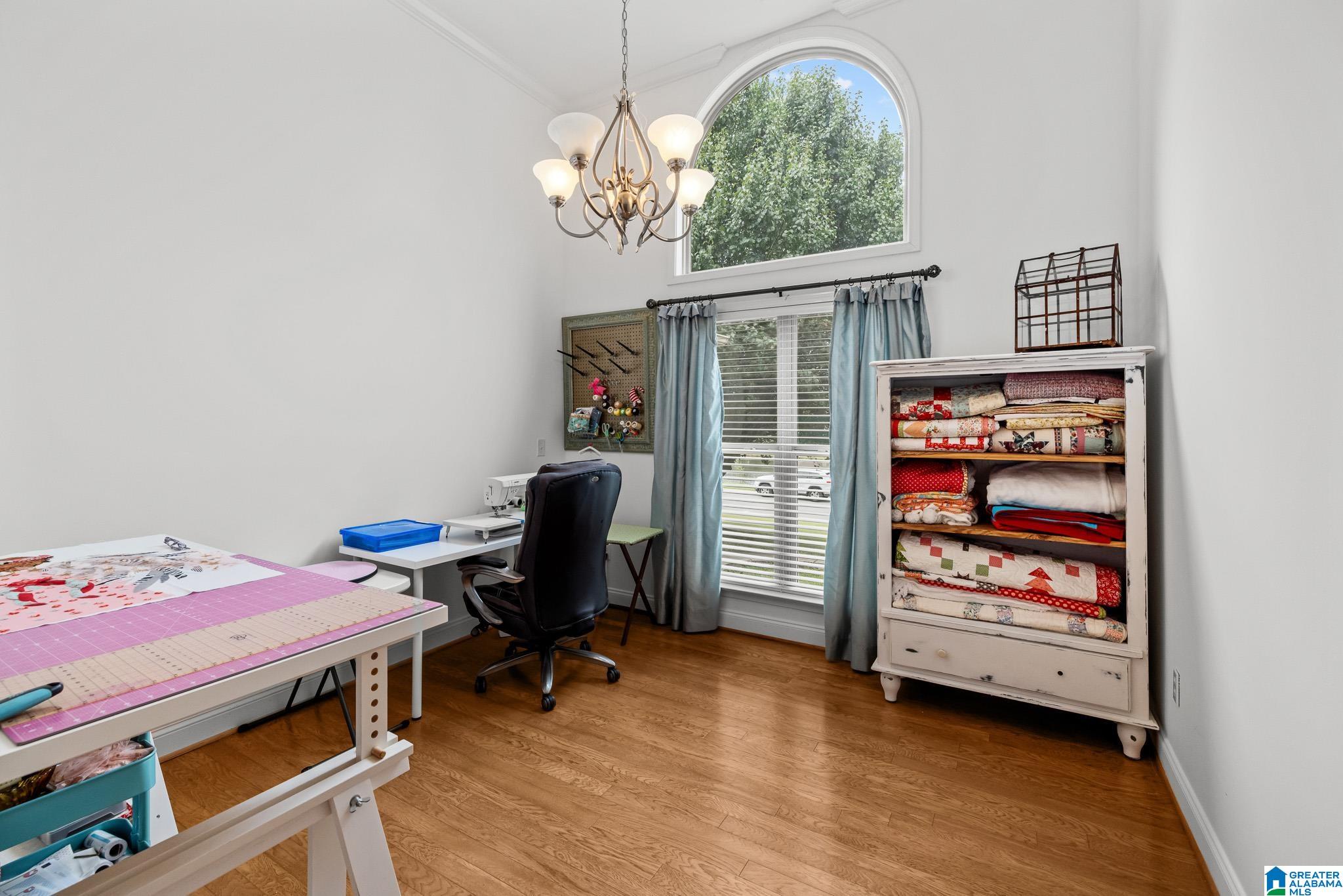 2043 MAPLEWOOD LANE