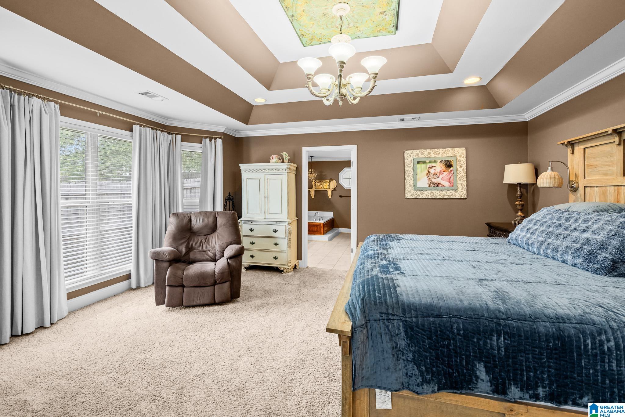 2043 MAPLEWOOD LANE