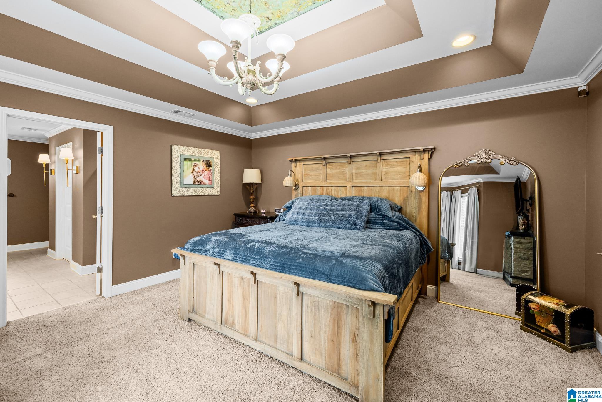 2043 MAPLEWOOD LANE