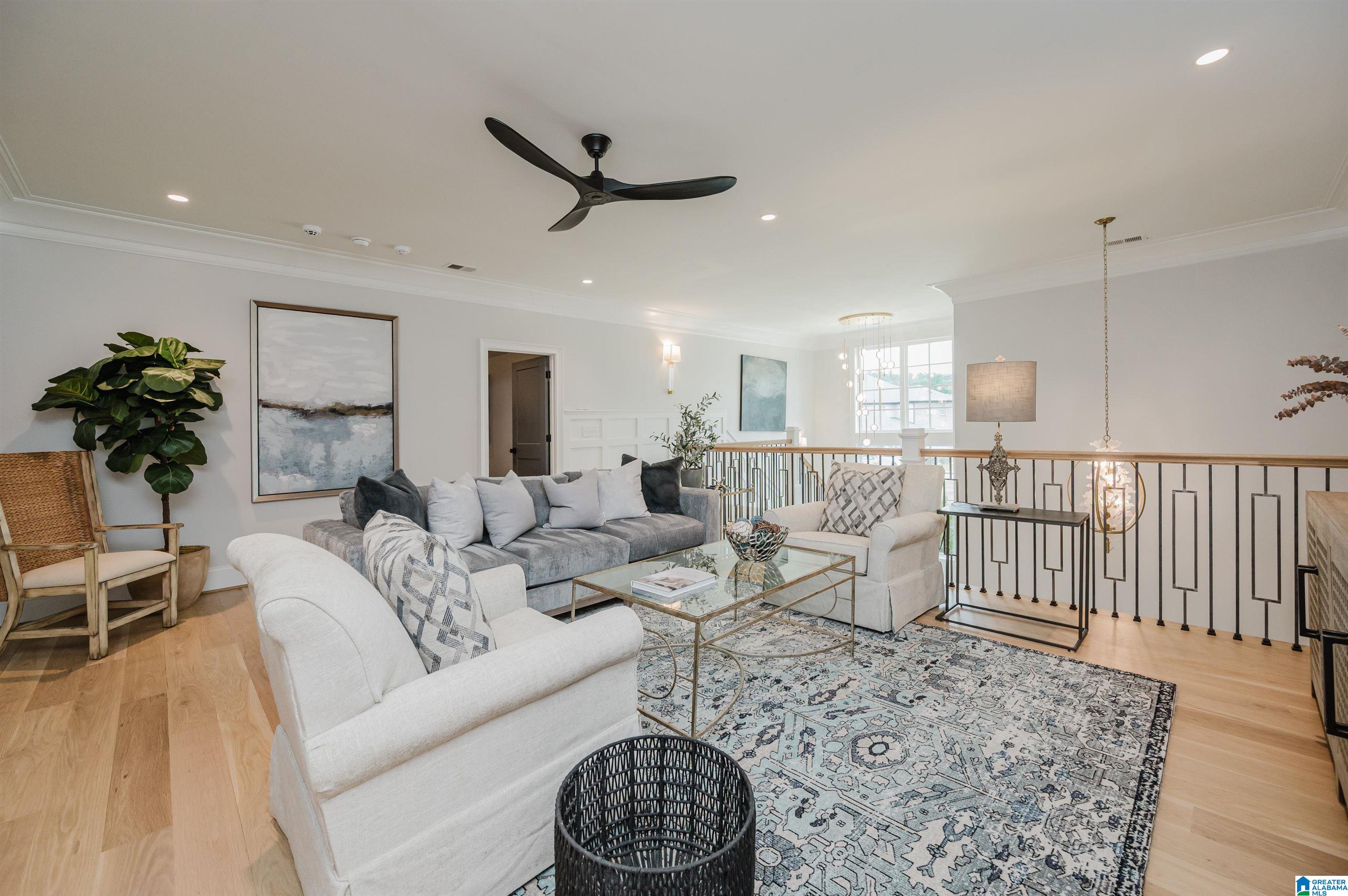 2089 HIGHLAND GATE WAY