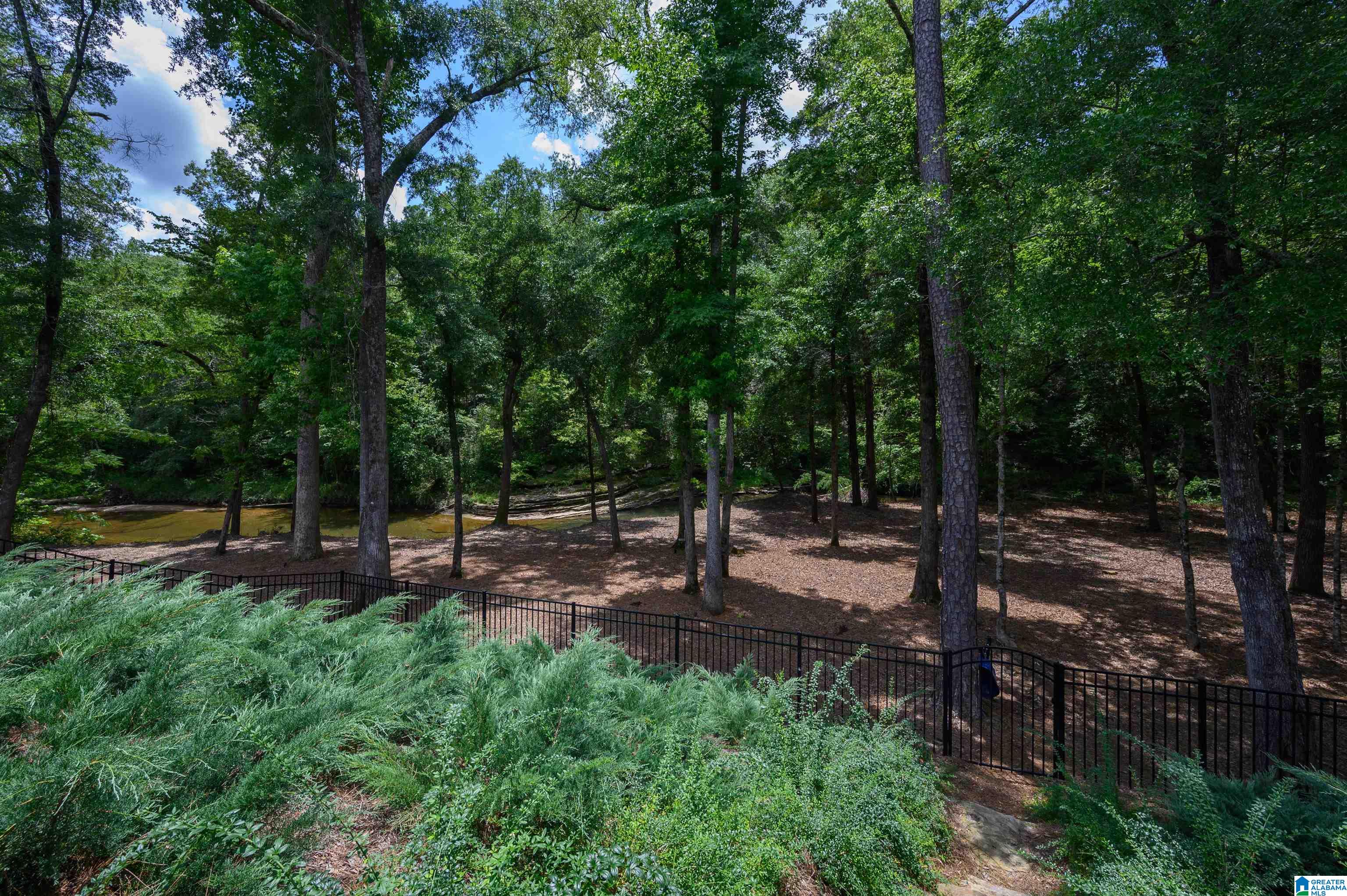 2089 HIGHLAND GATE WAY