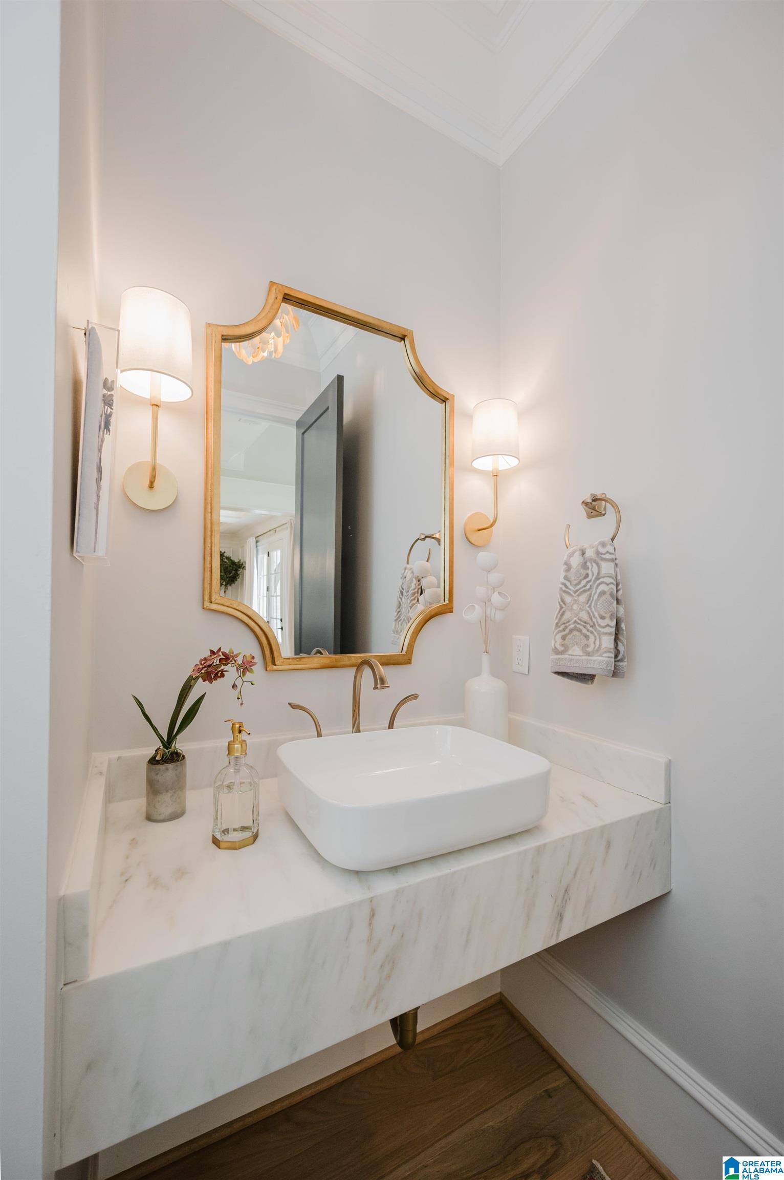 2089 HIGHLAND GATE WAY