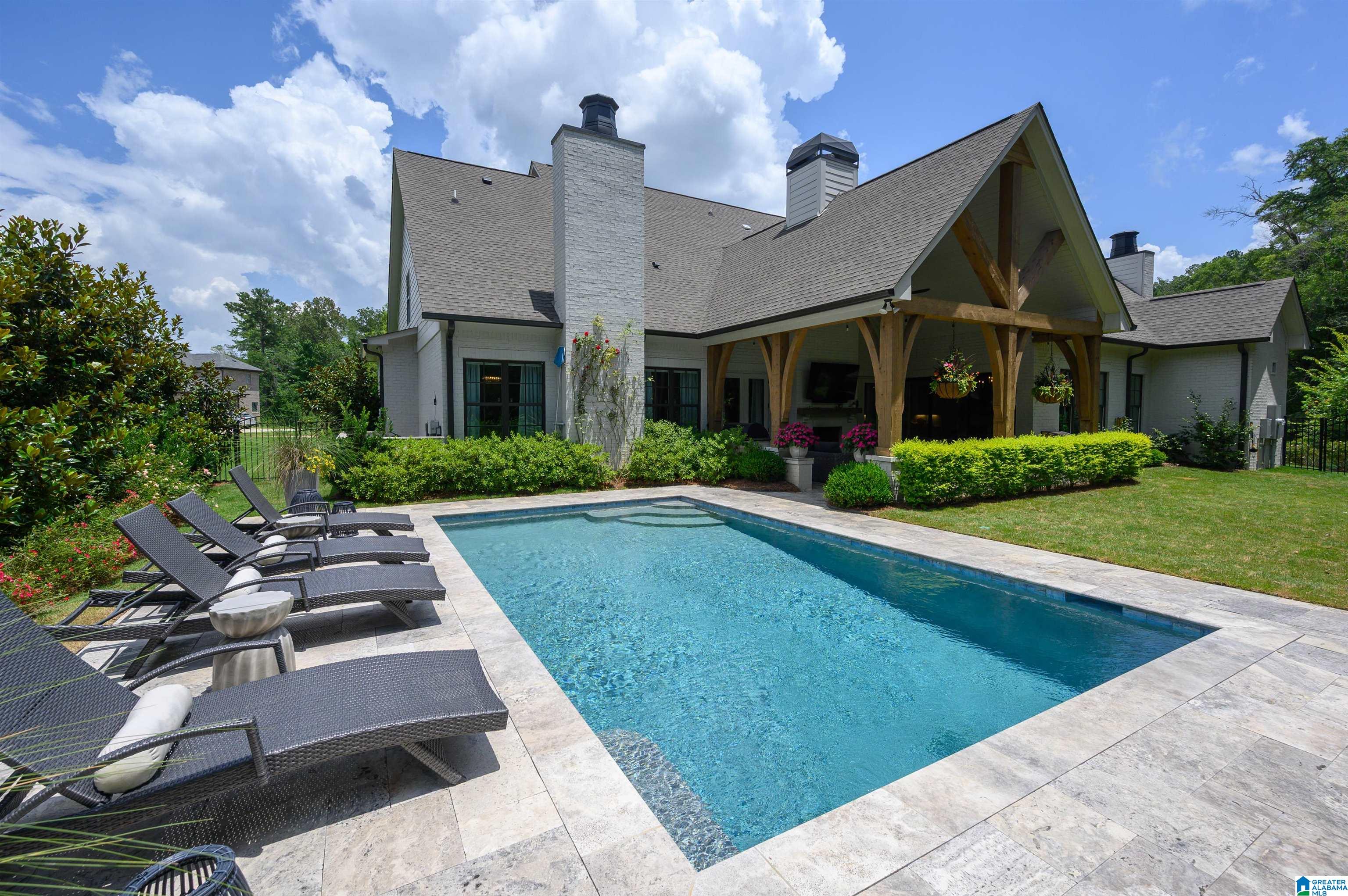 2089 HIGHLAND GATE WAY