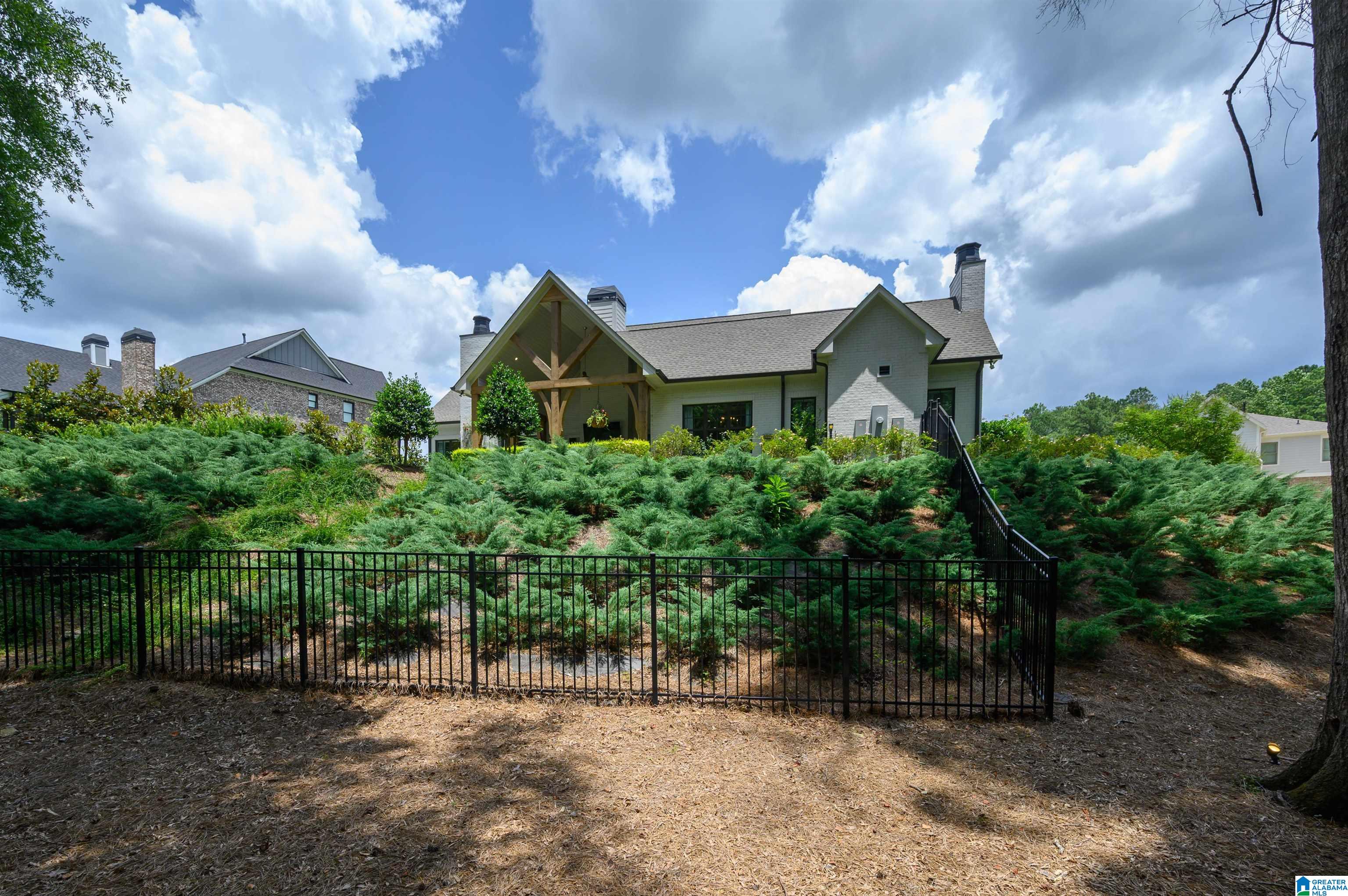 2089 HIGHLAND GATE WAY