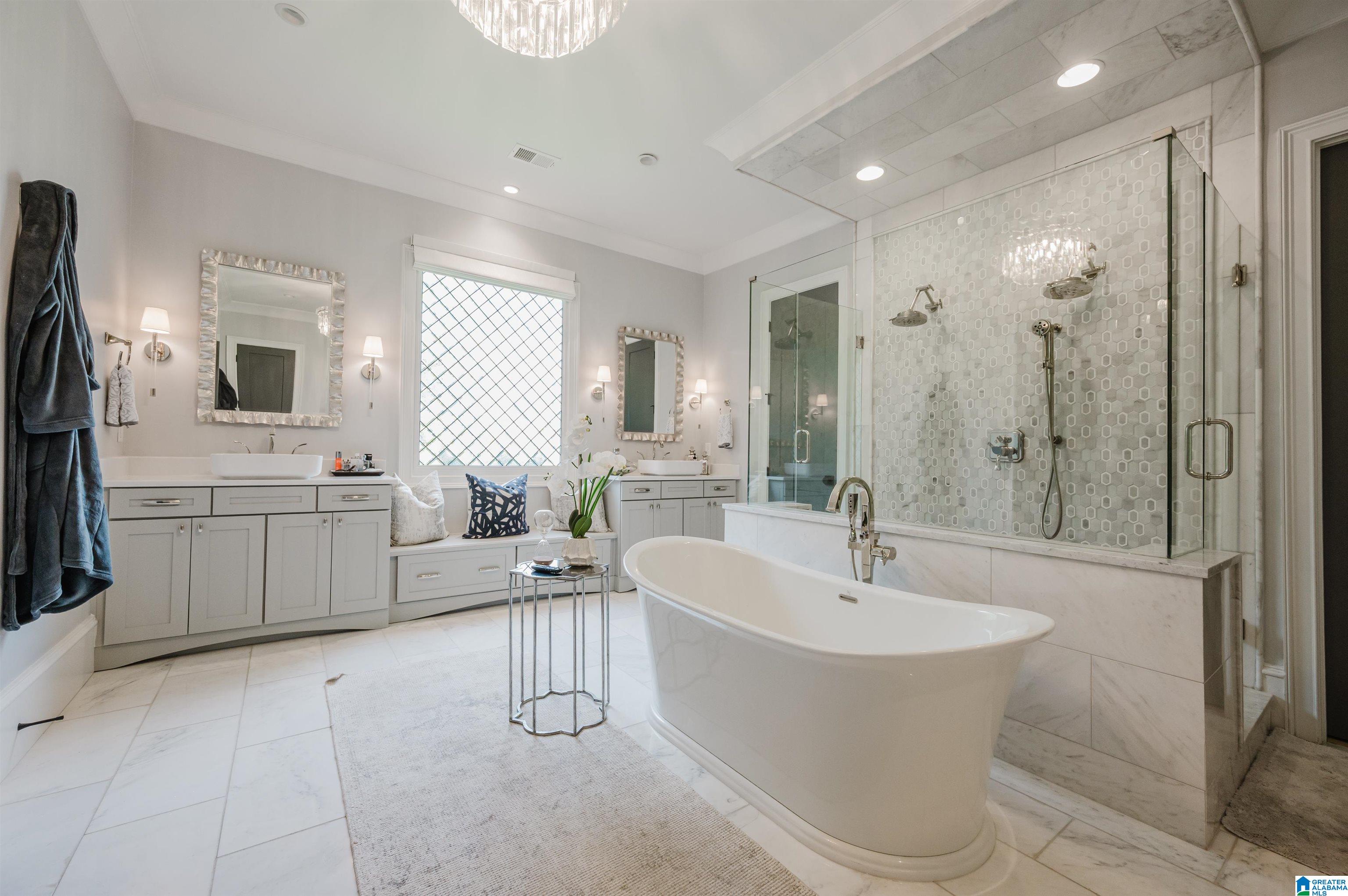 2089 HIGHLAND GATE WAY