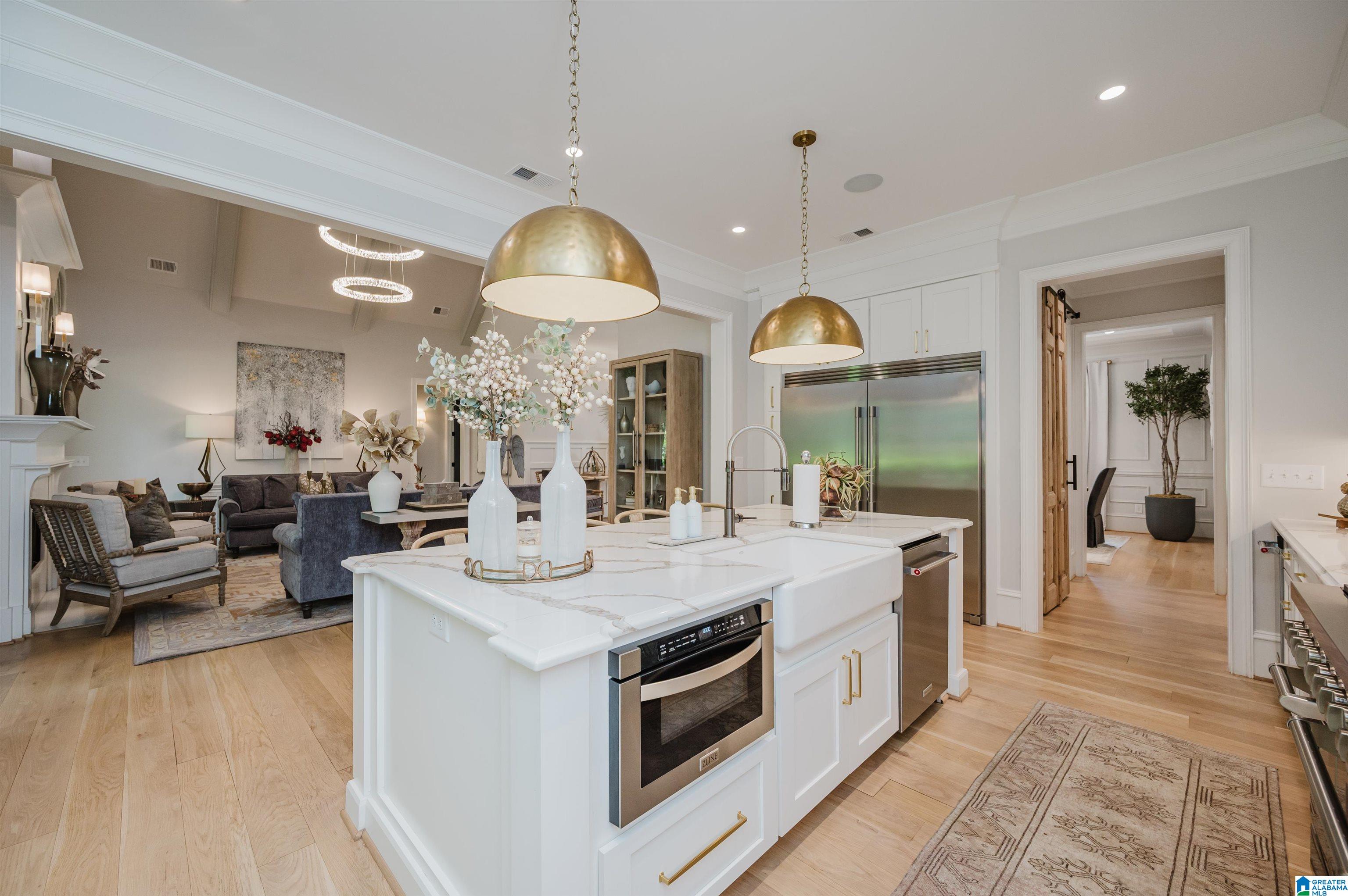 2089 HIGHLAND GATE WAY