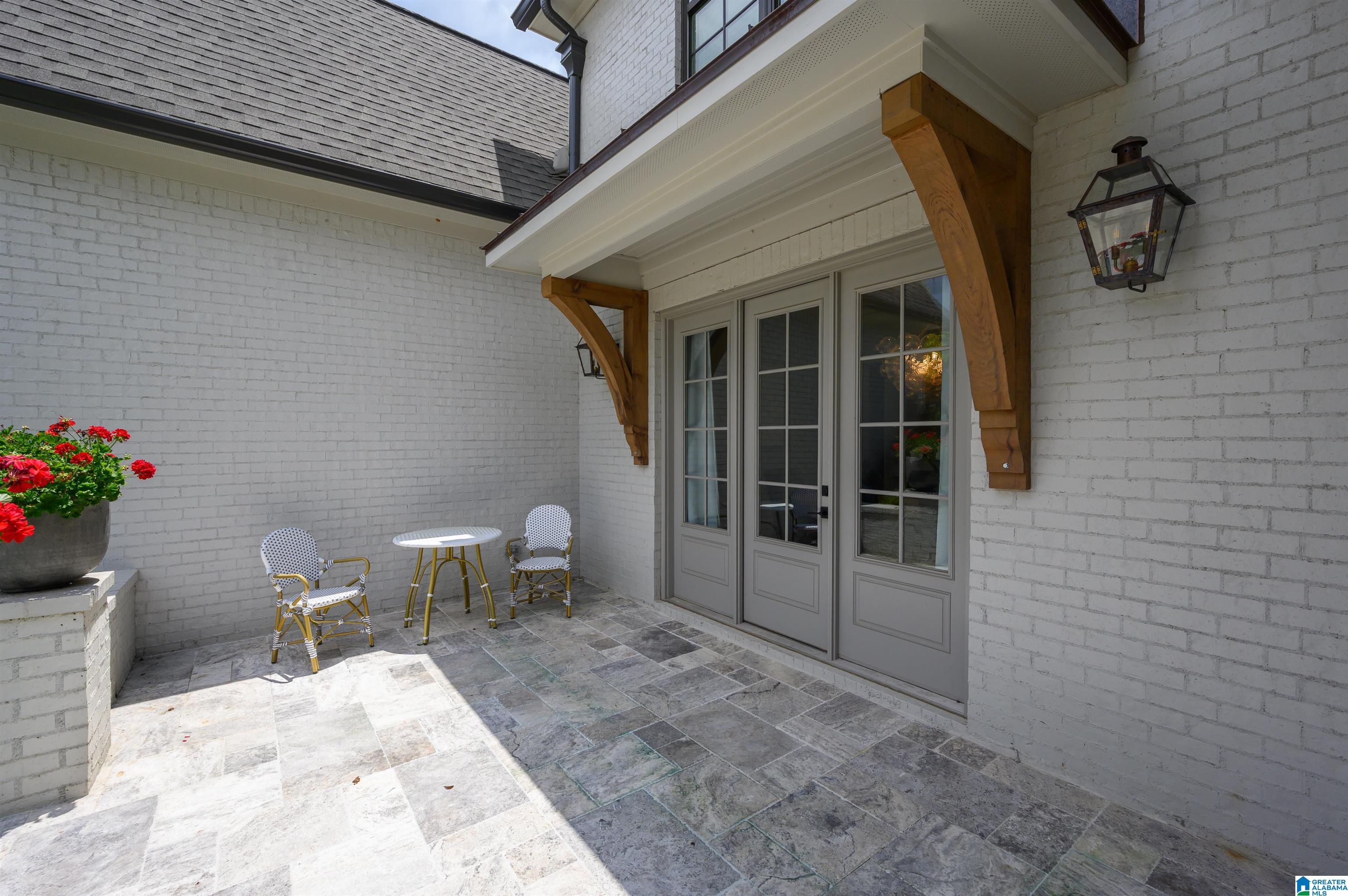 2089 HIGHLAND GATE WAY