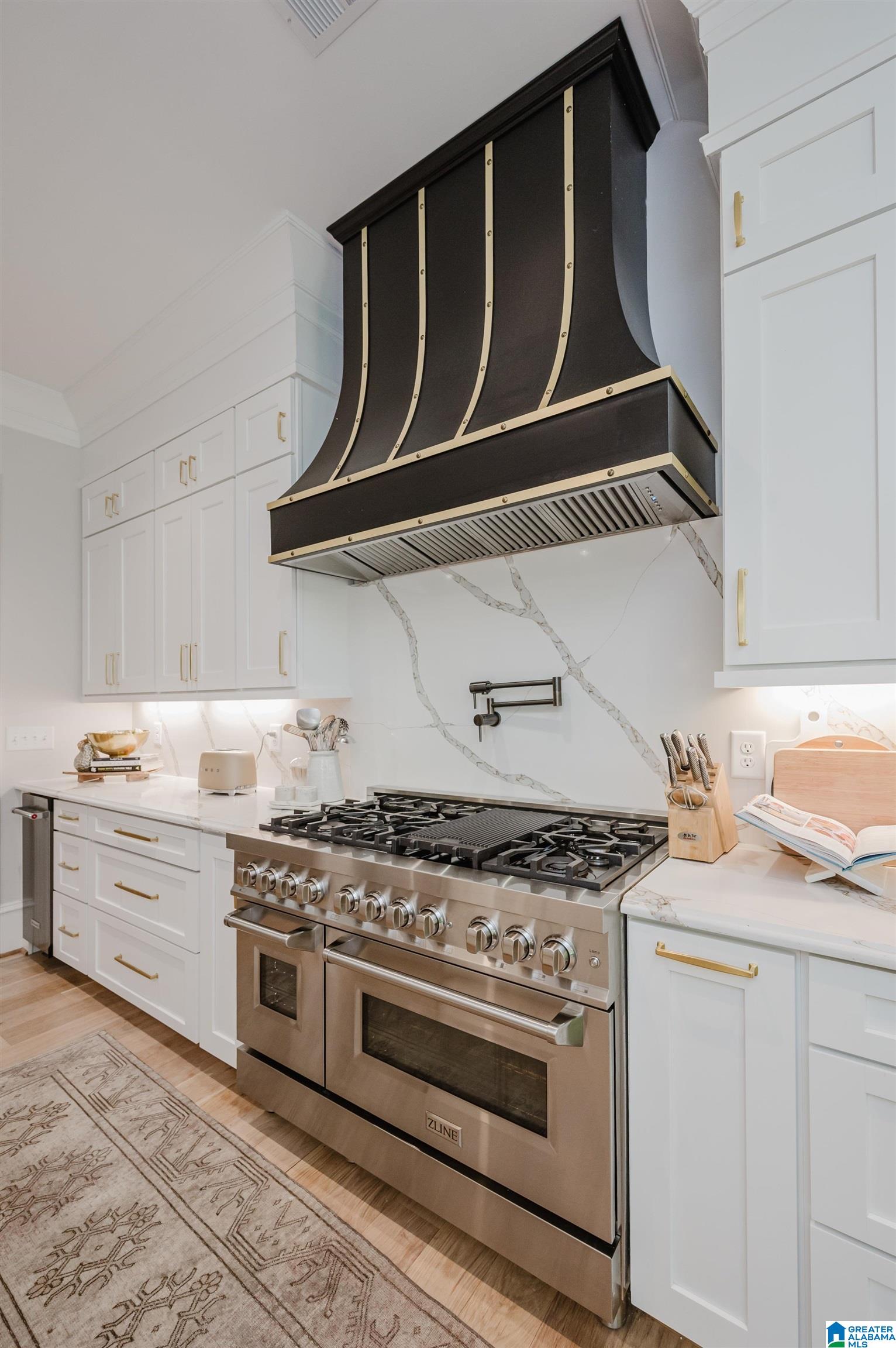 2089 HIGHLAND GATE WAY