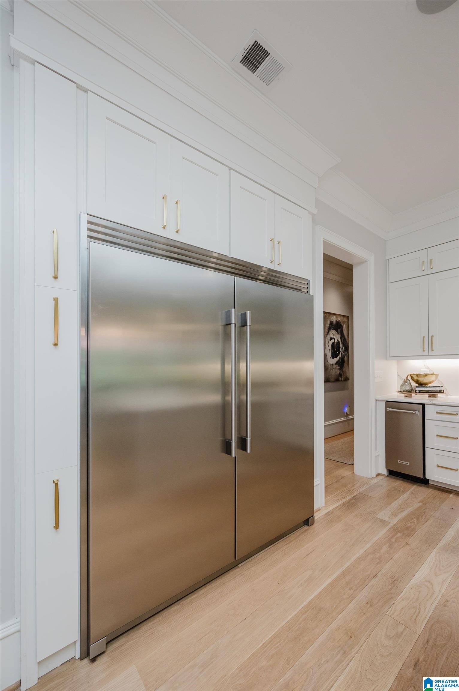 2089 HIGHLAND GATE WAY