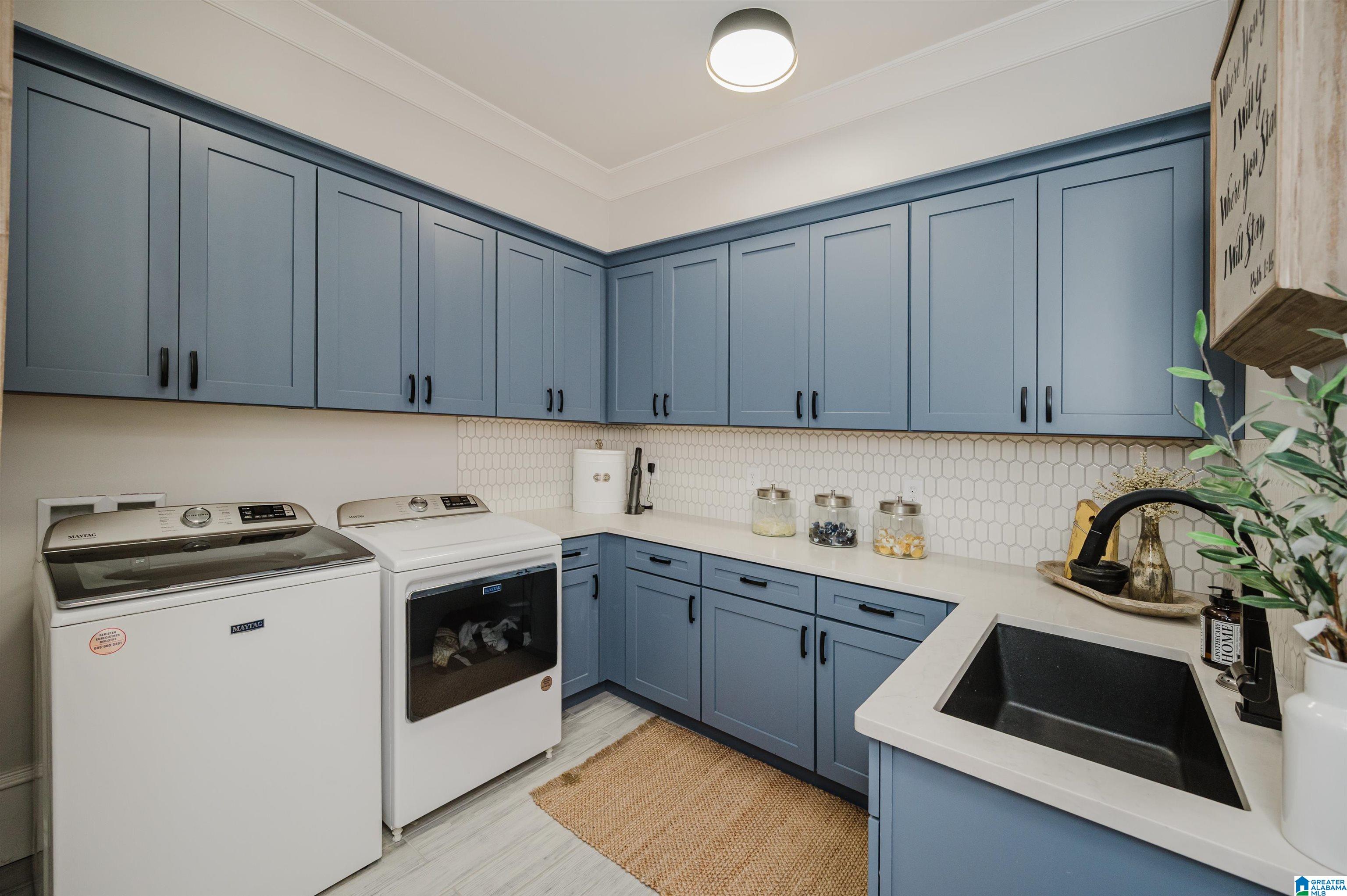 2089 HIGHLAND GATE WAY