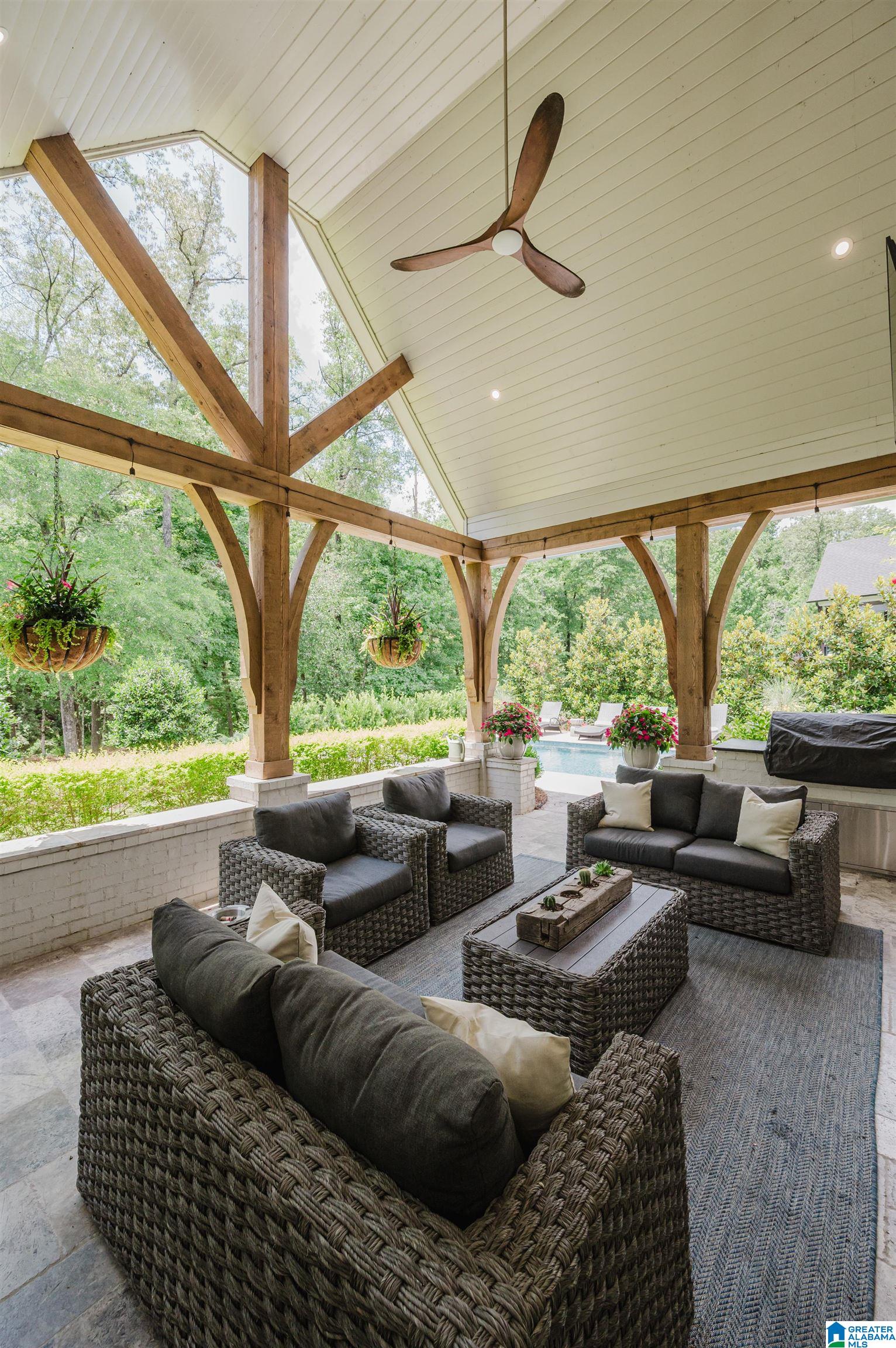 2089 HIGHLAND GATE WAY