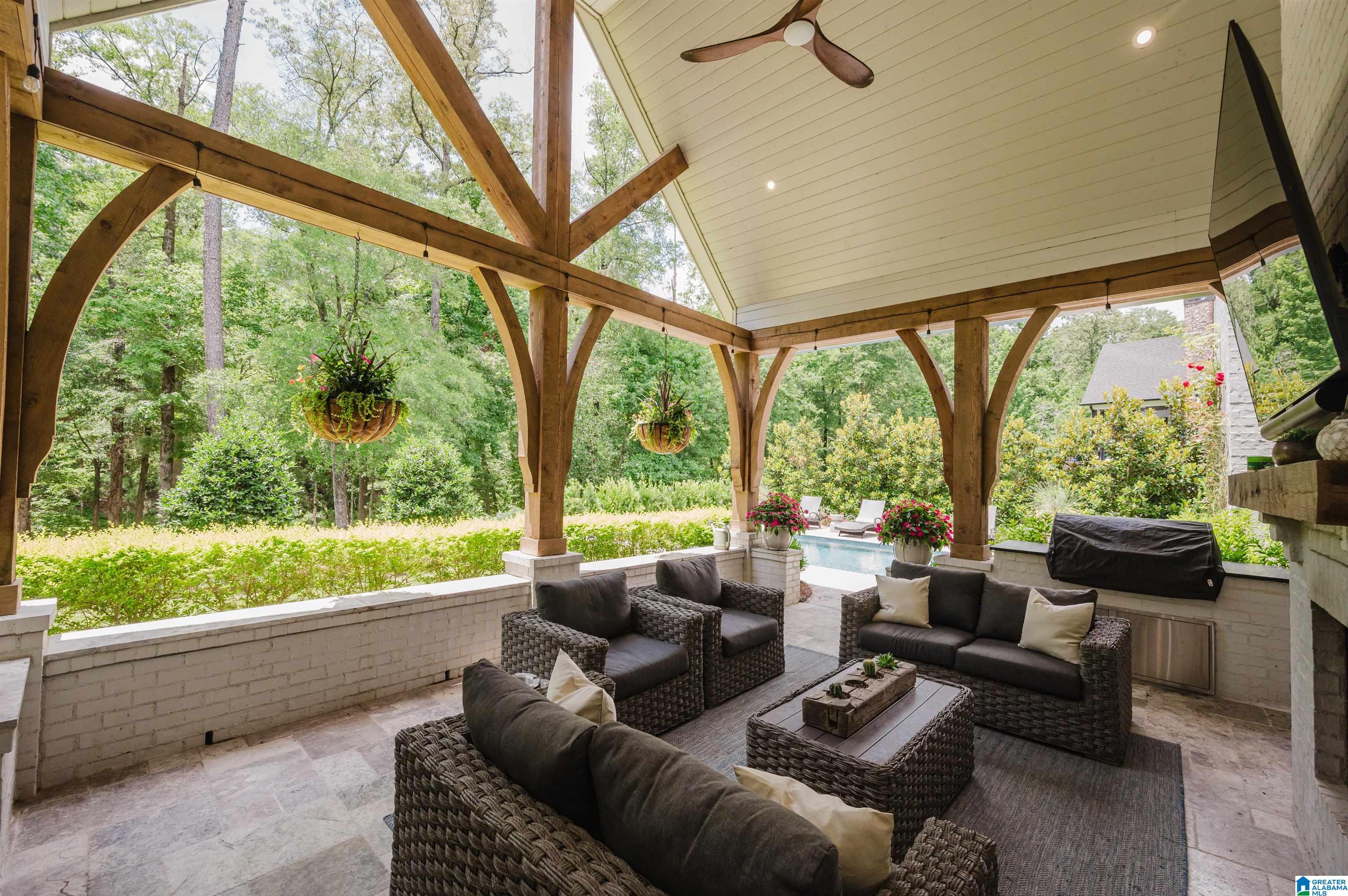 2089 HIGHLAND GATE WAY