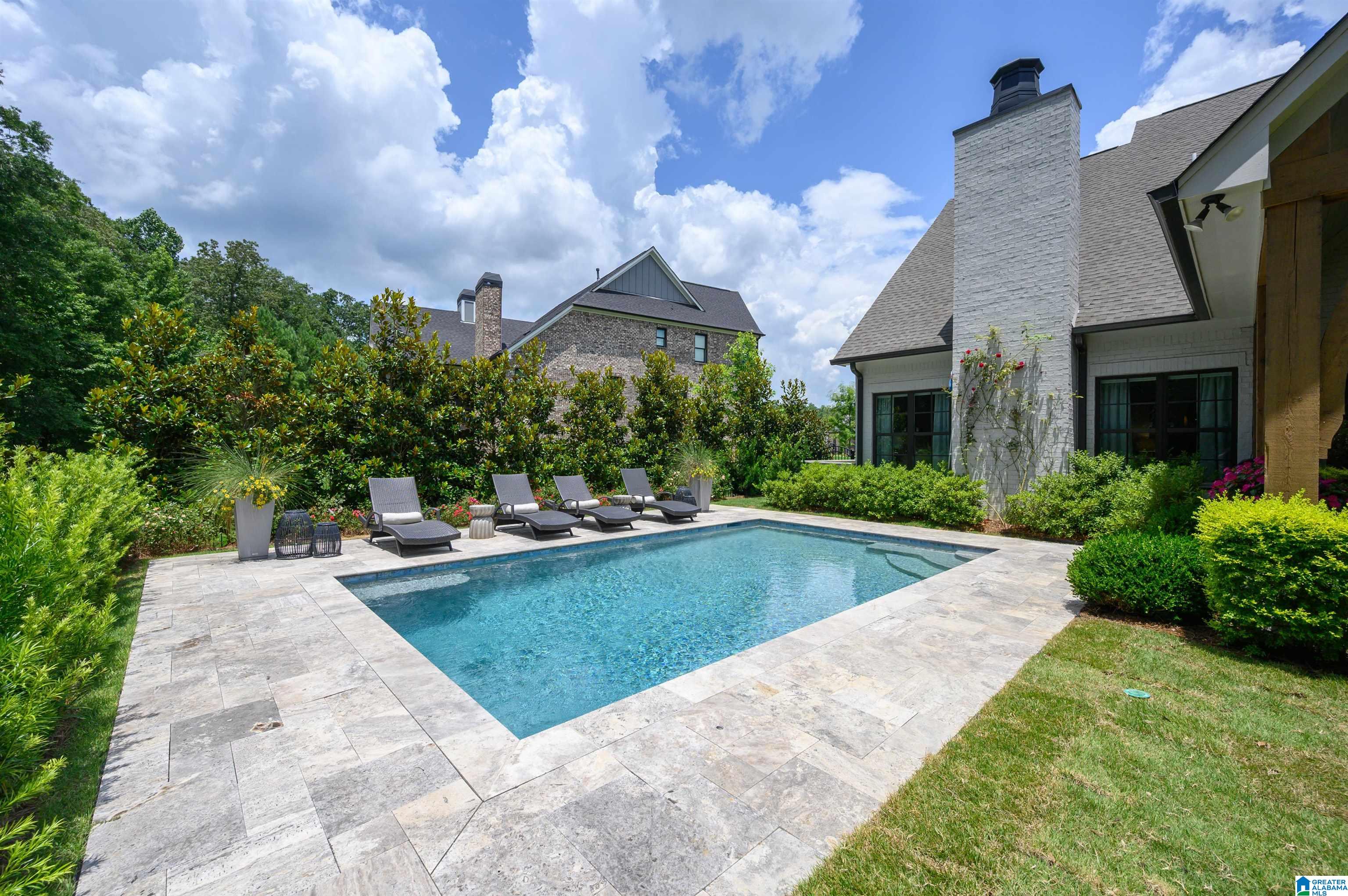 2089 HIGHLAND GATE WAY