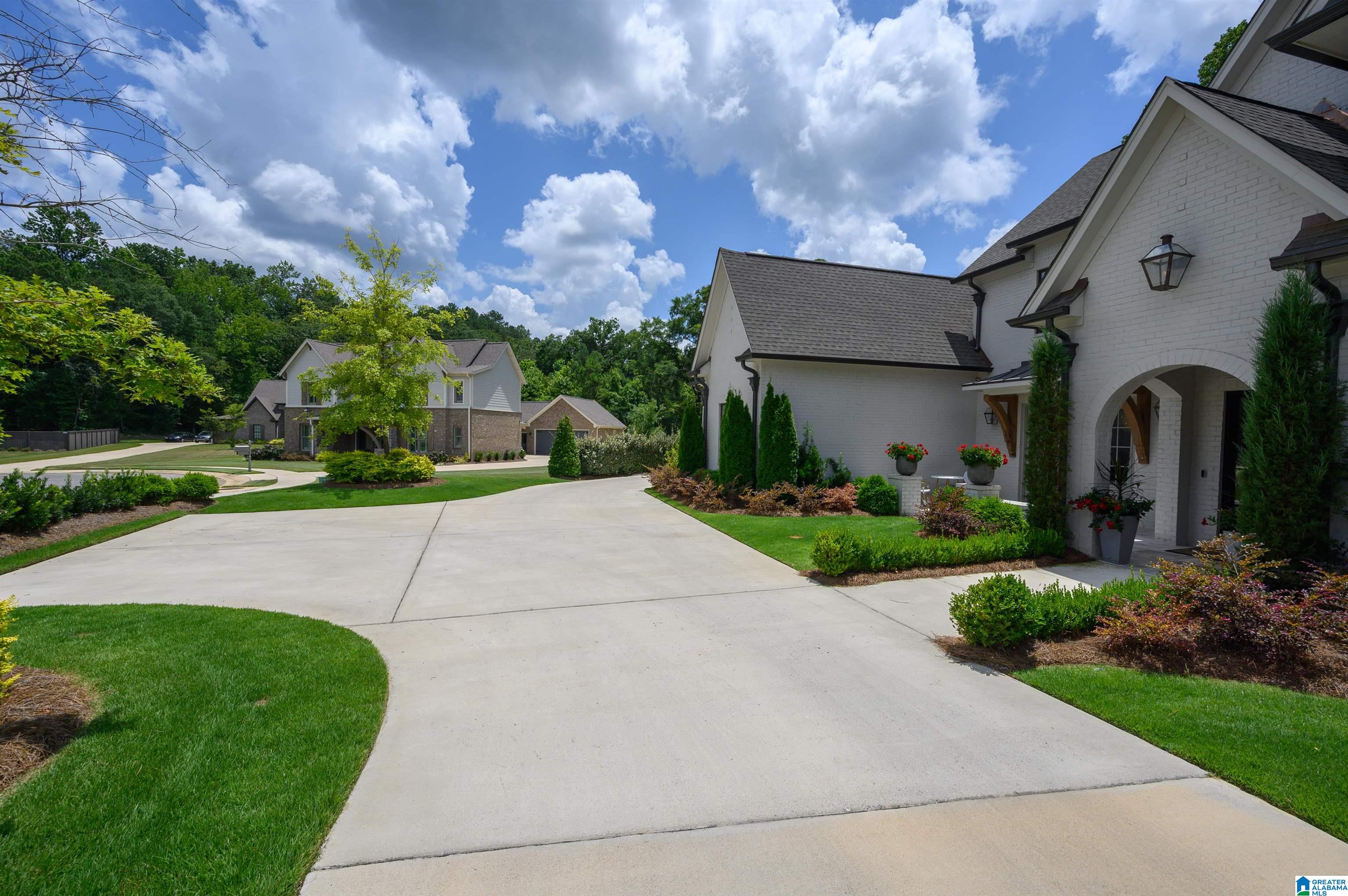 2089 HIGHLAND GATE WAY