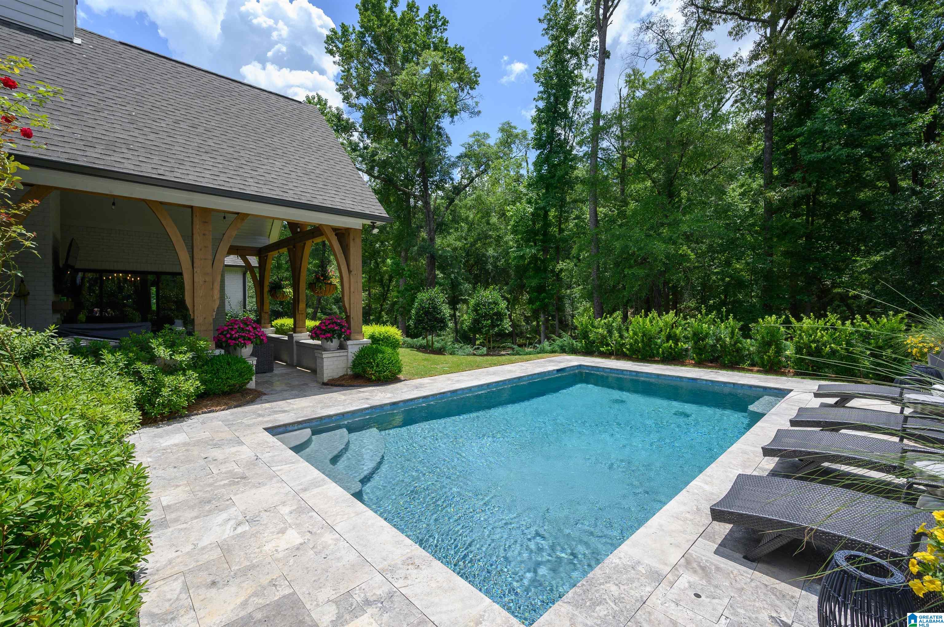 2089 HIGHLAND GATE WAY