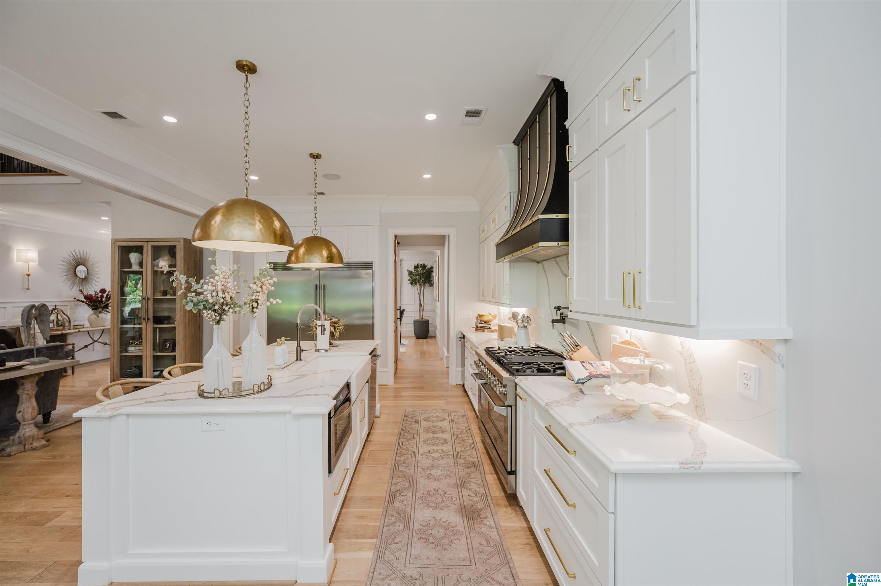 2089 HIGHLAND GATE WAY