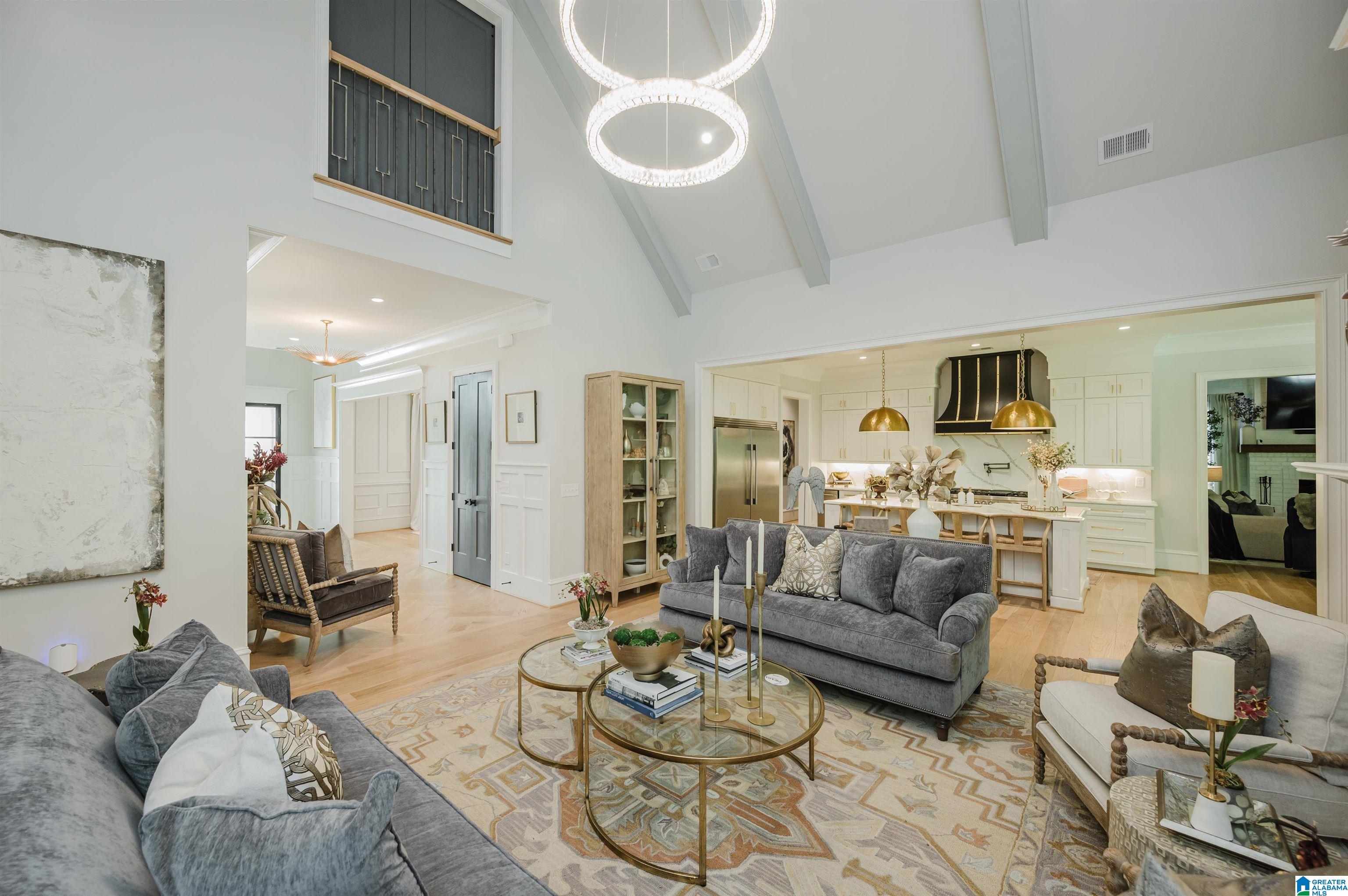 2089 HIGHLAND GATE WAY