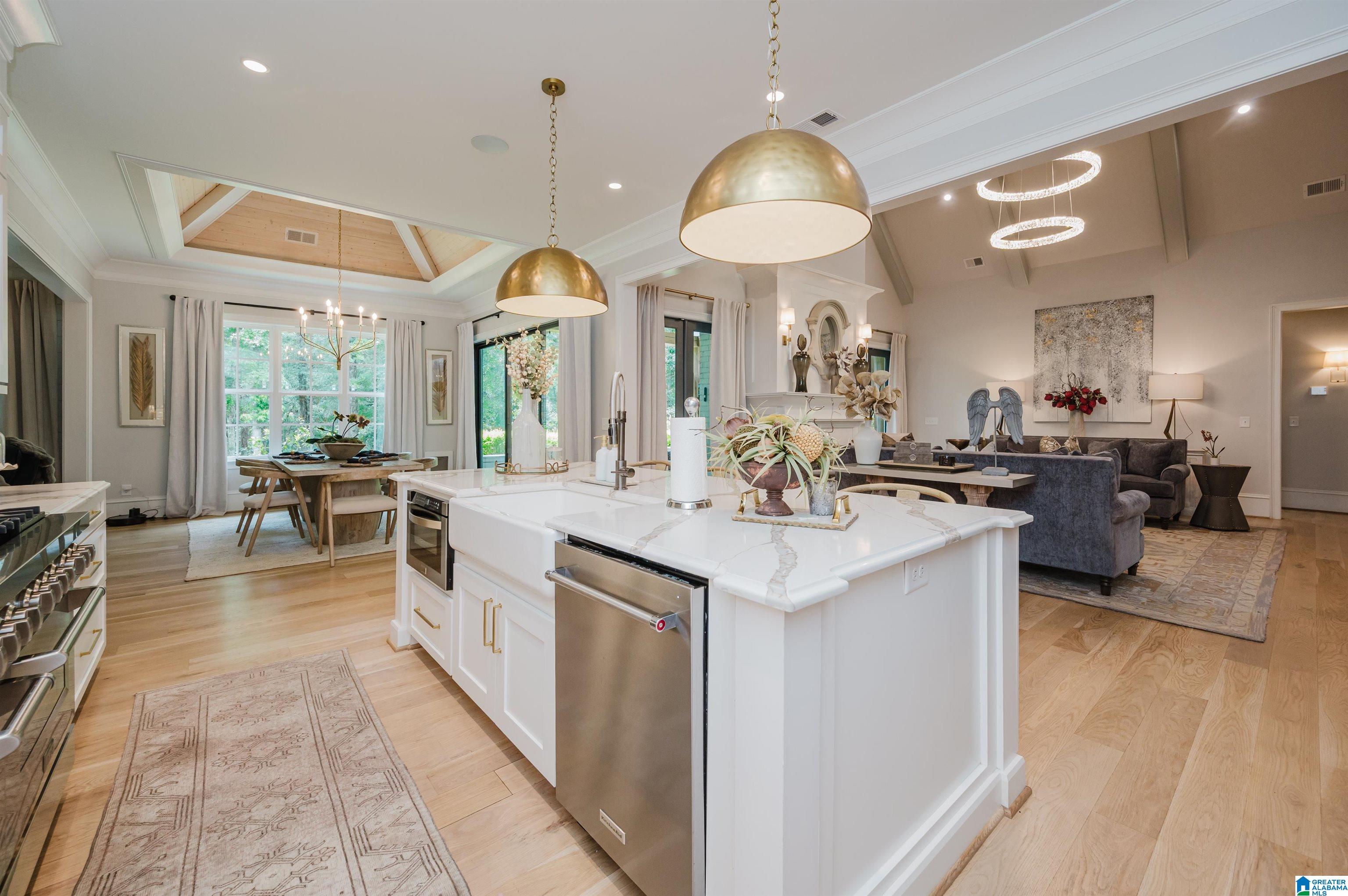 2089 HIGHLAND GATE WAY