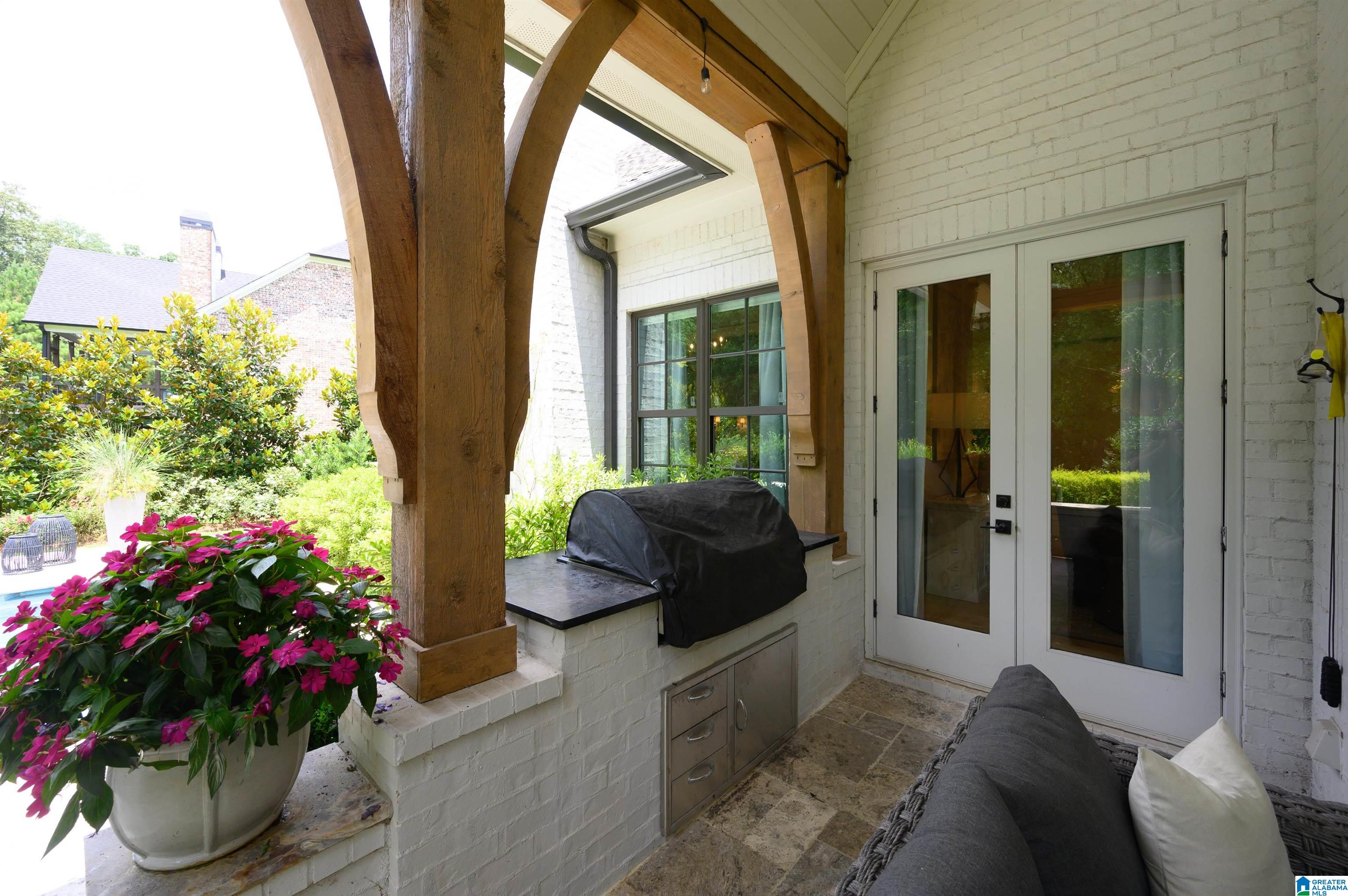 2089 HIGHLAND GATE WAY