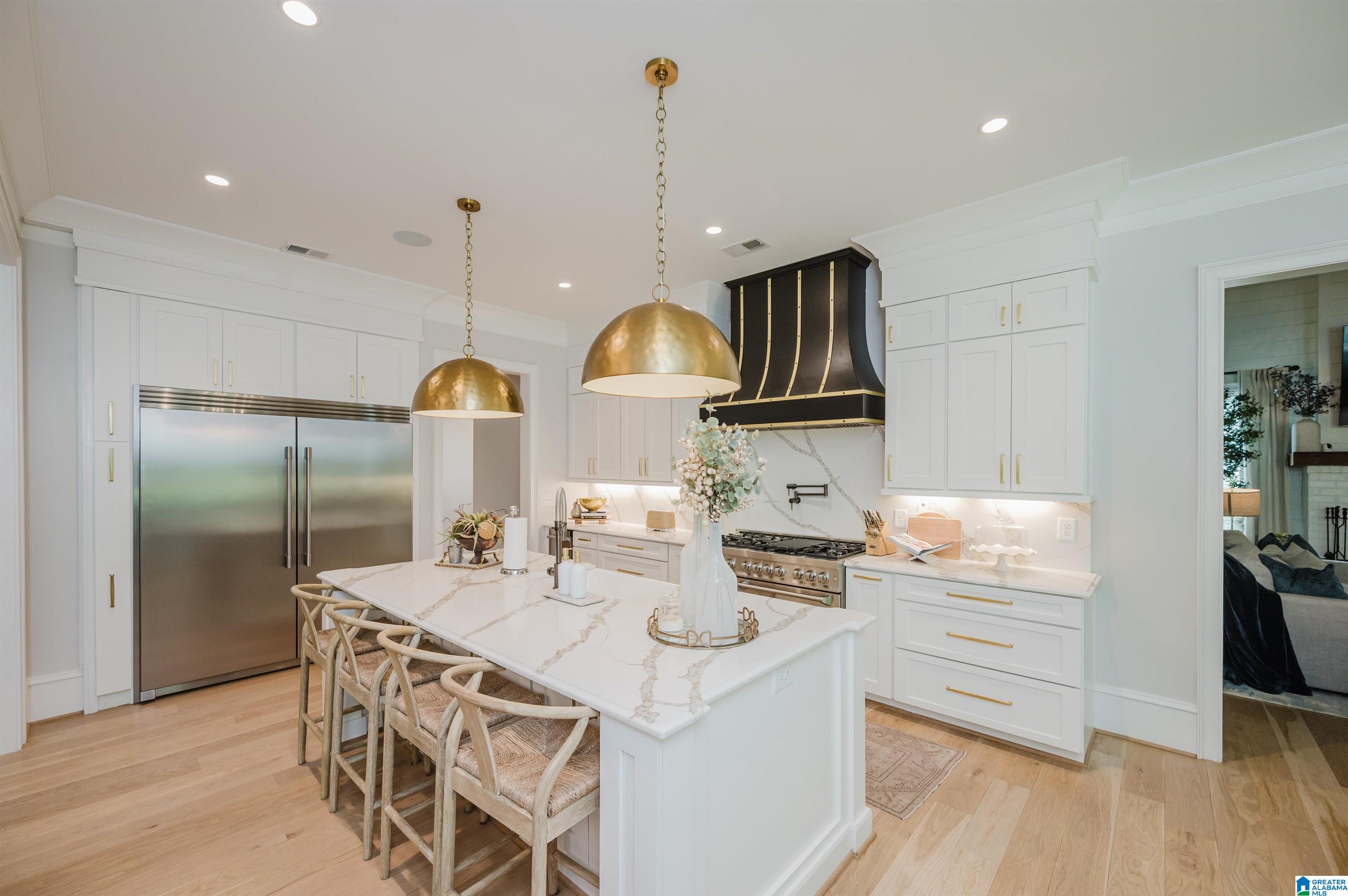 2089 HIGHLAND GATE WAY