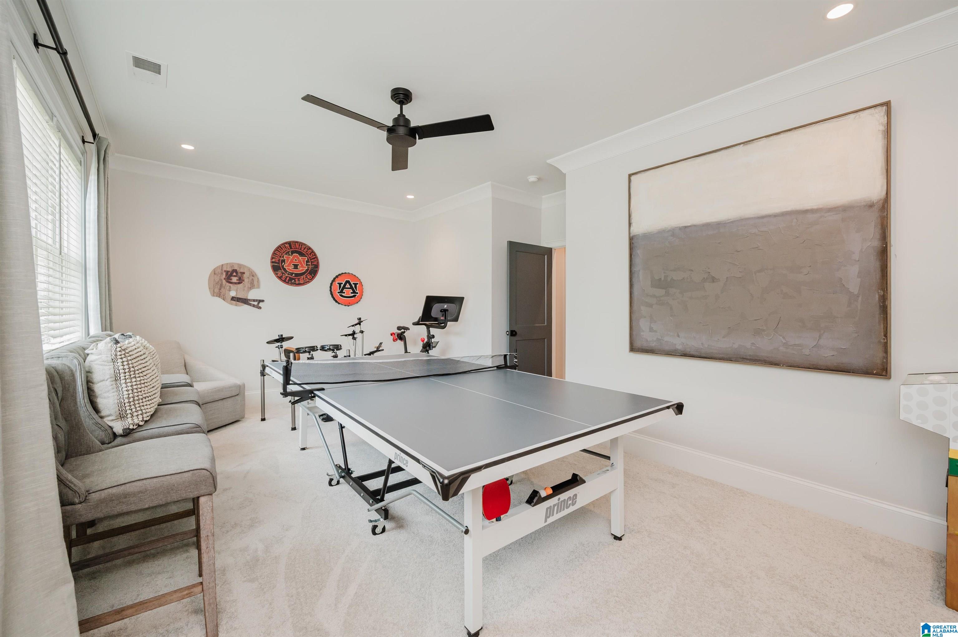 2089 HIGHLAND GATE WAY