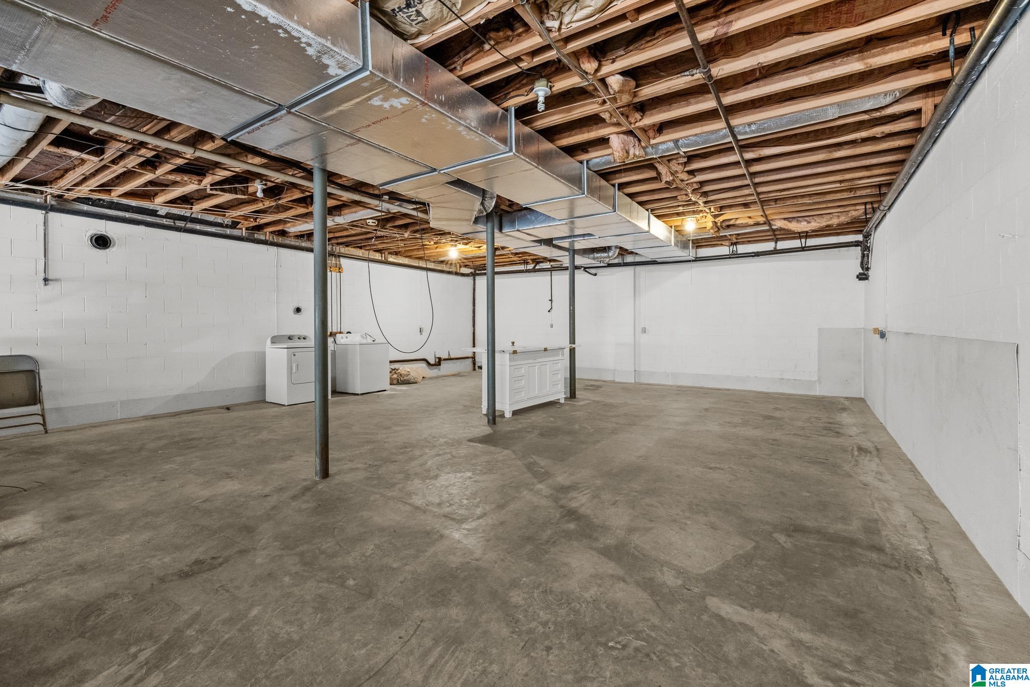 2601 DIAMOND CIRCLE