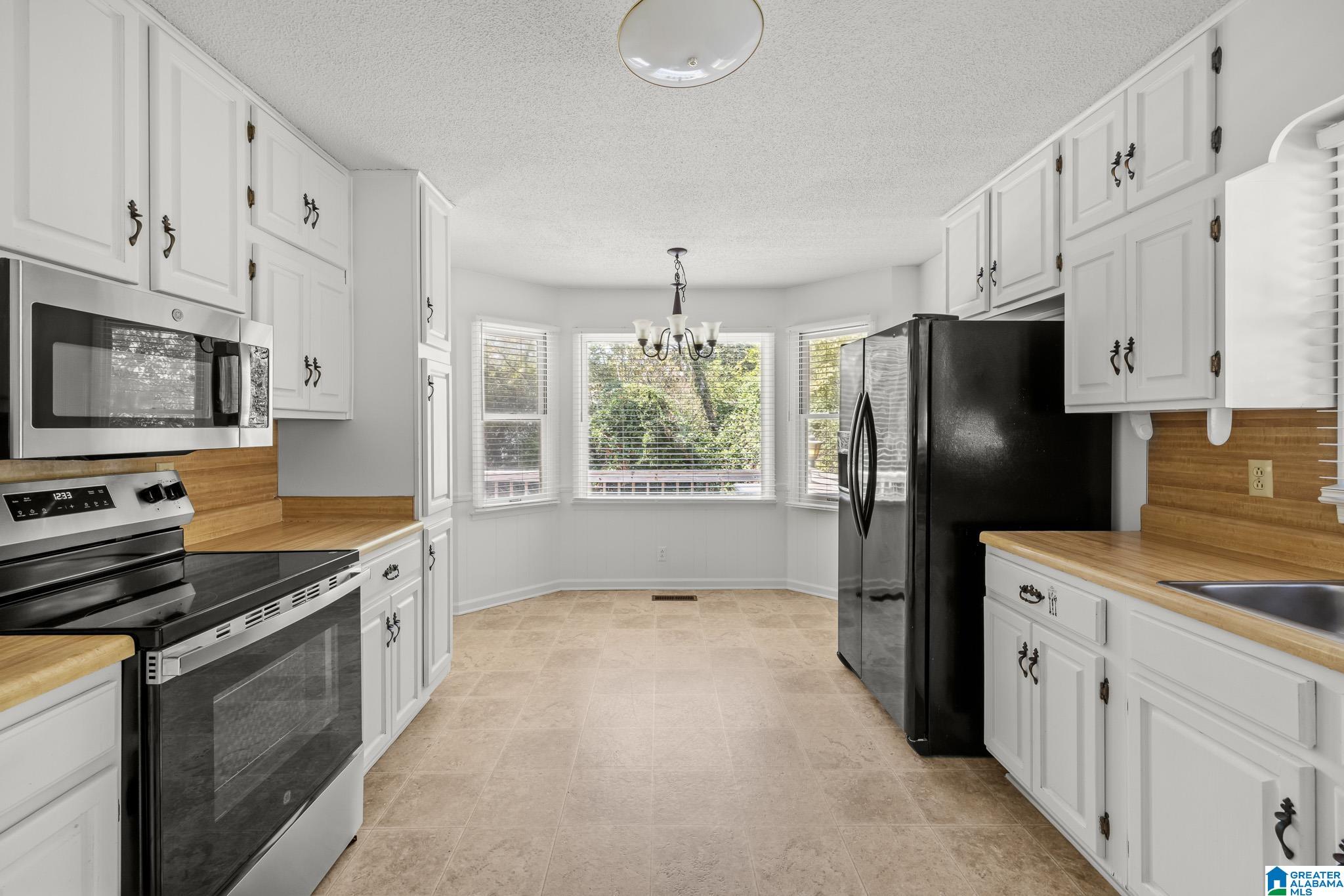 2601 DIAMOND CIRCLE