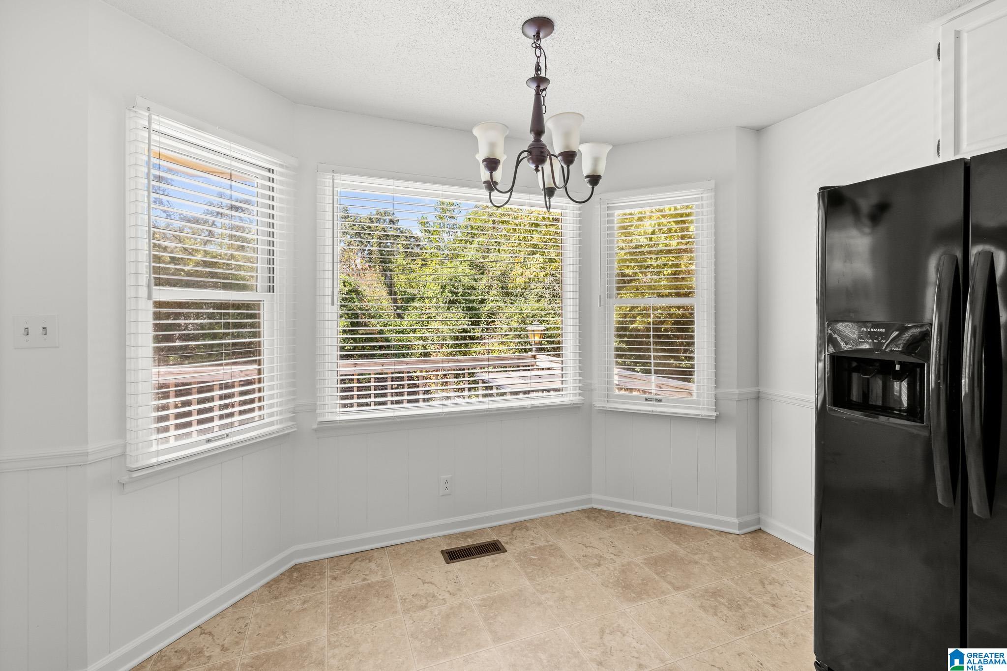 2601 DIAMOND CIRCLE