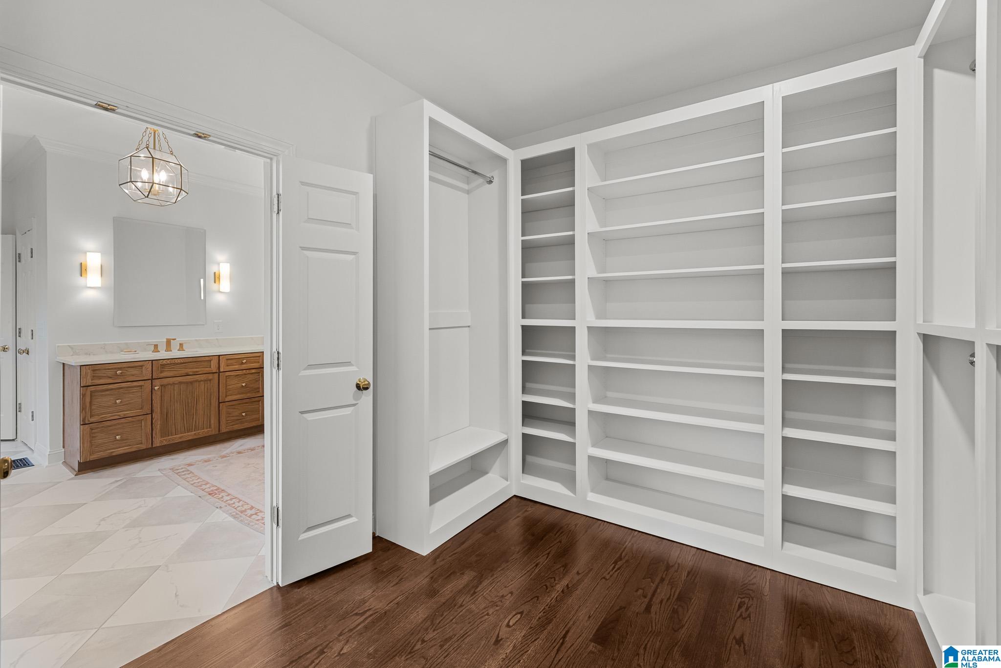 4841 SOUTHLAKE PARKWAY