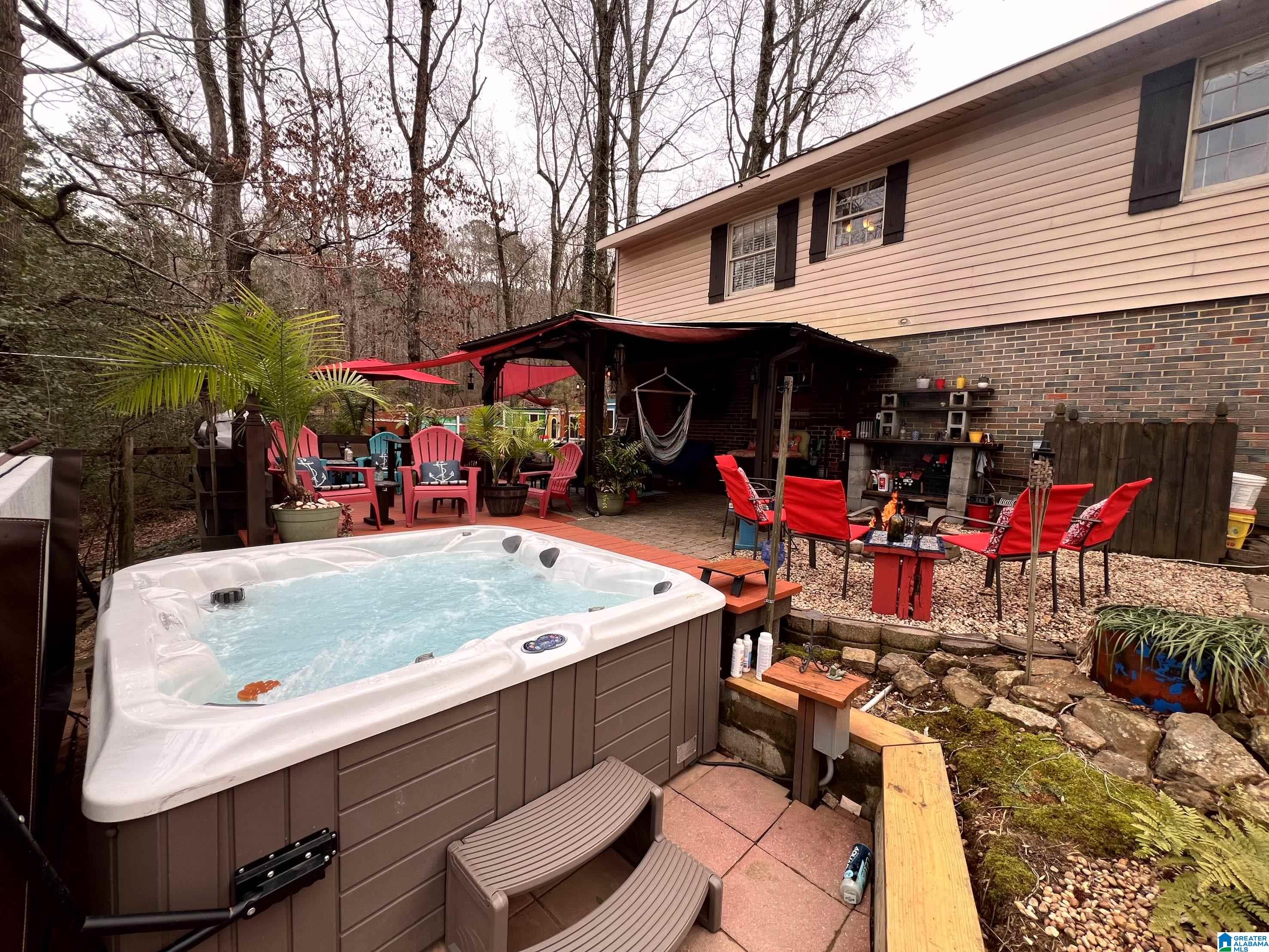 2237 LISA ANN DRIVE SE